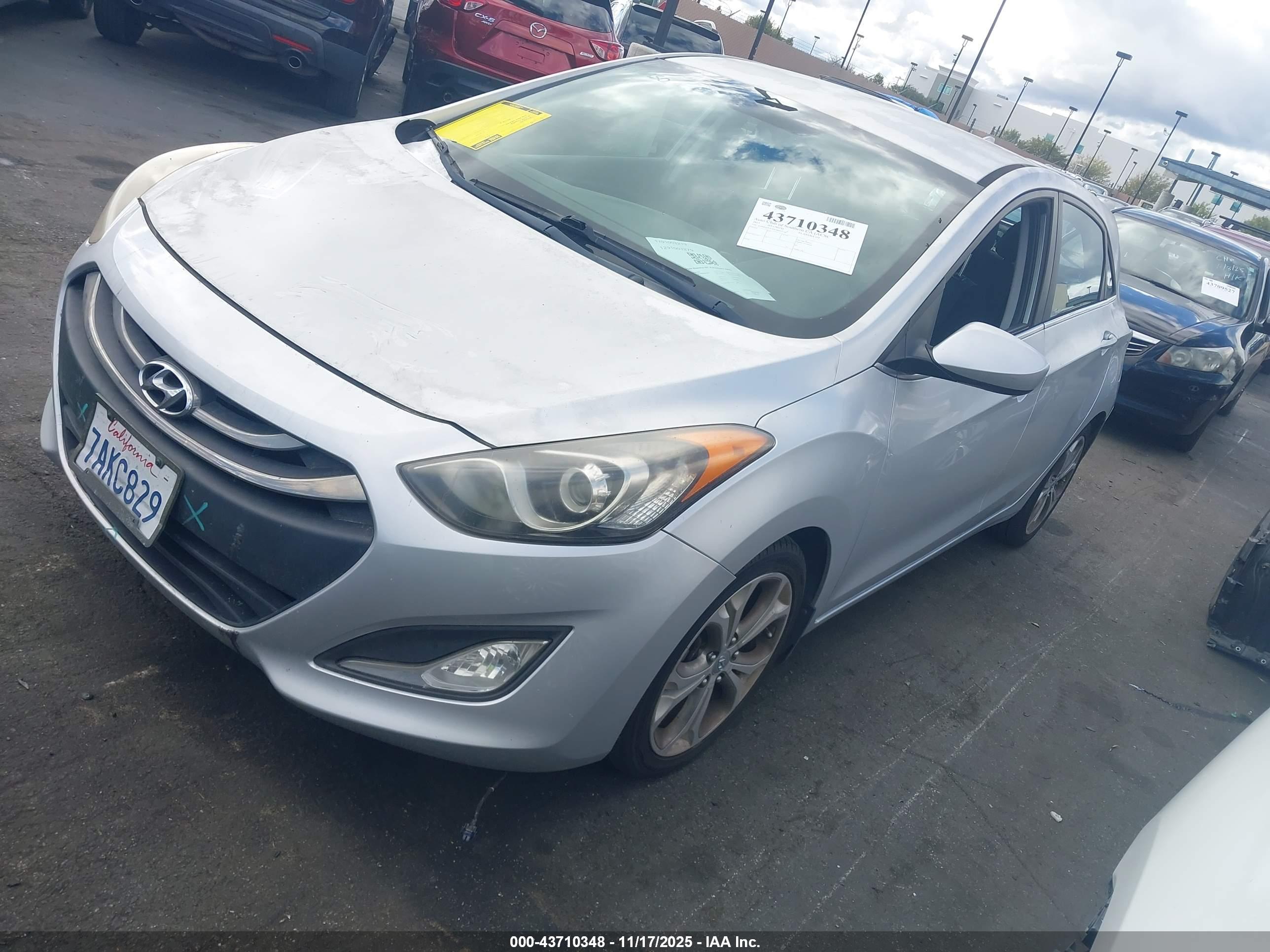 HYUNDAI ELANTRA image 2