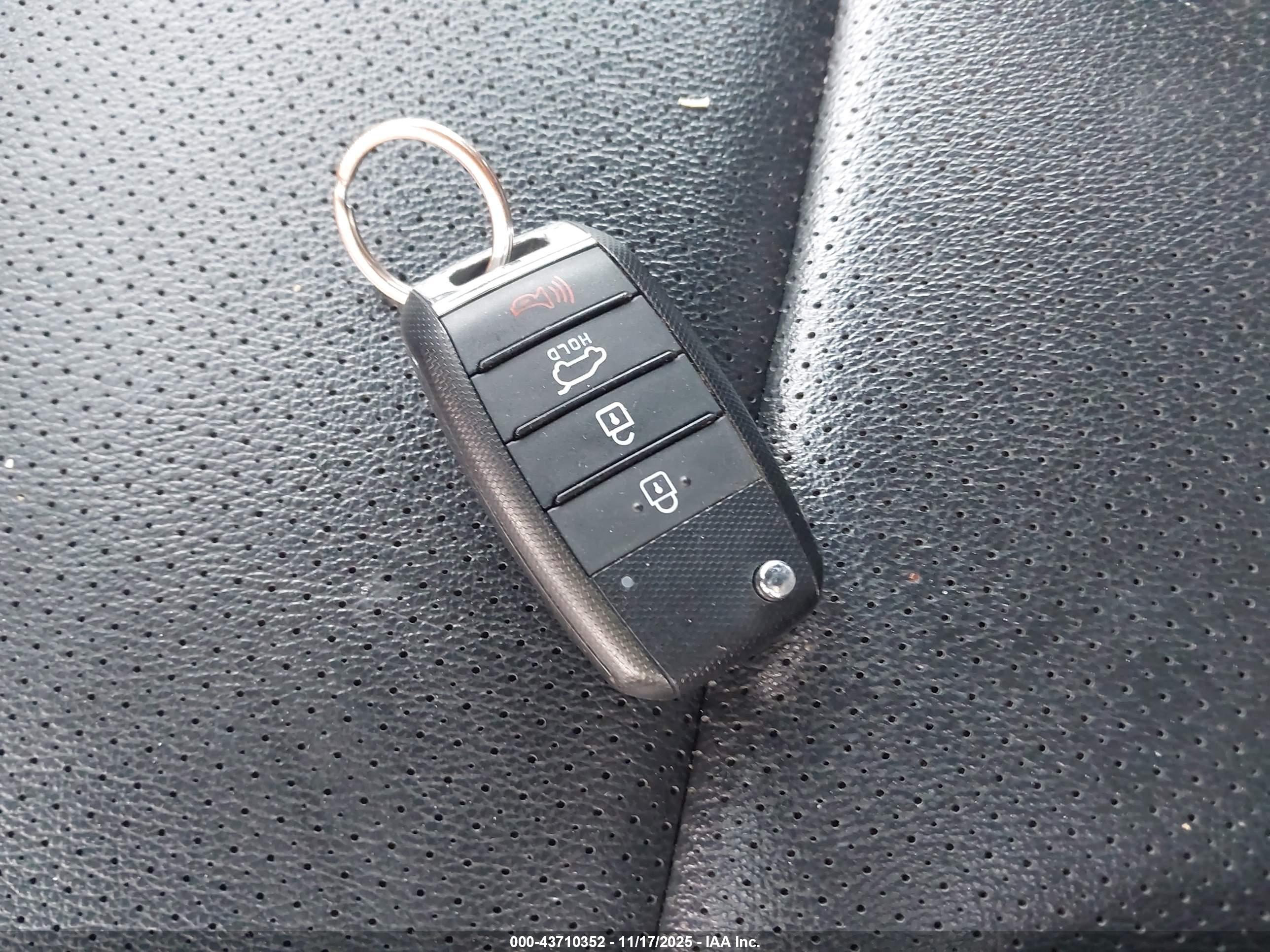 KIA SPORTAGE image 11
