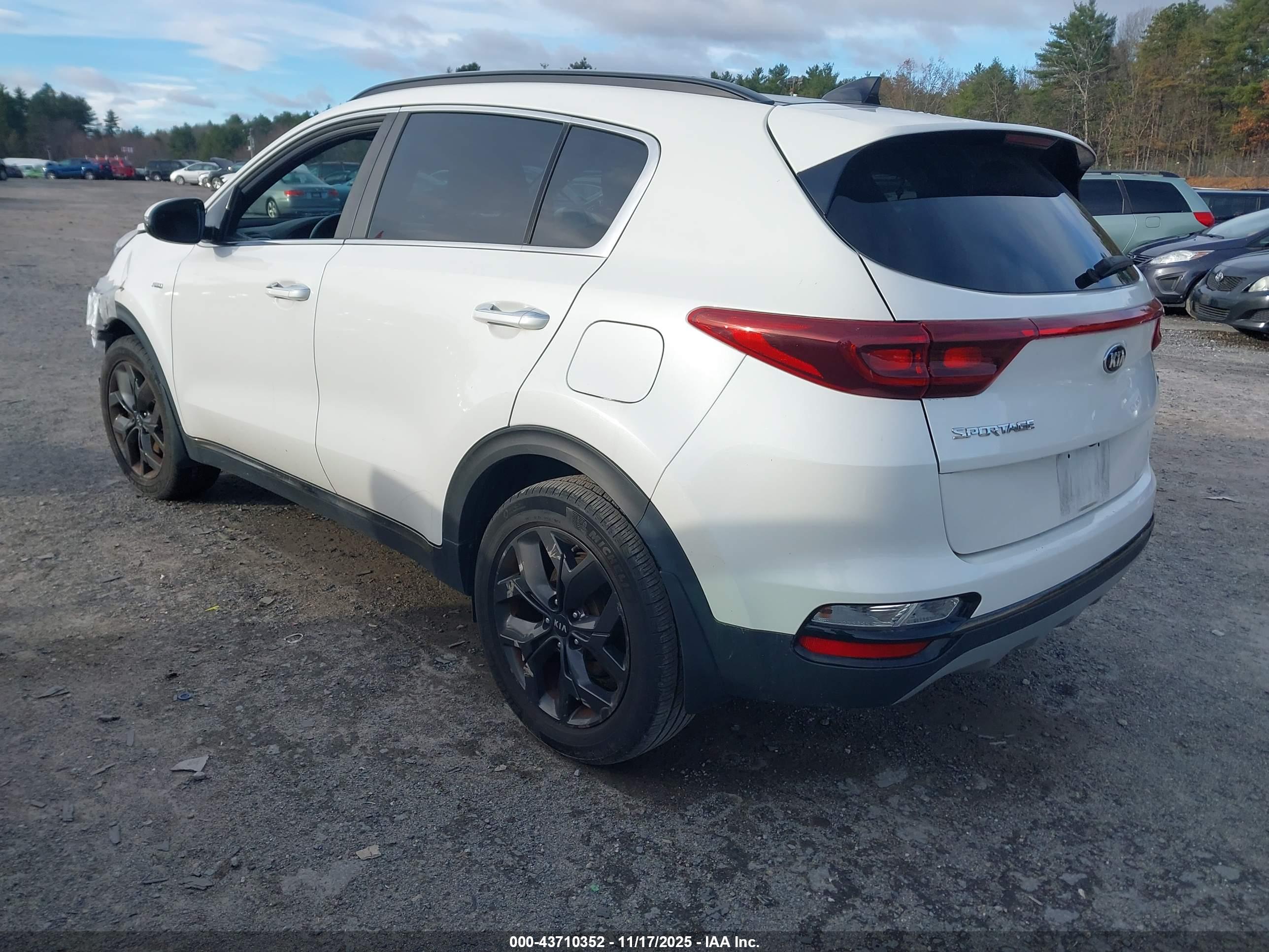 KIA SPORTAGE image 3
