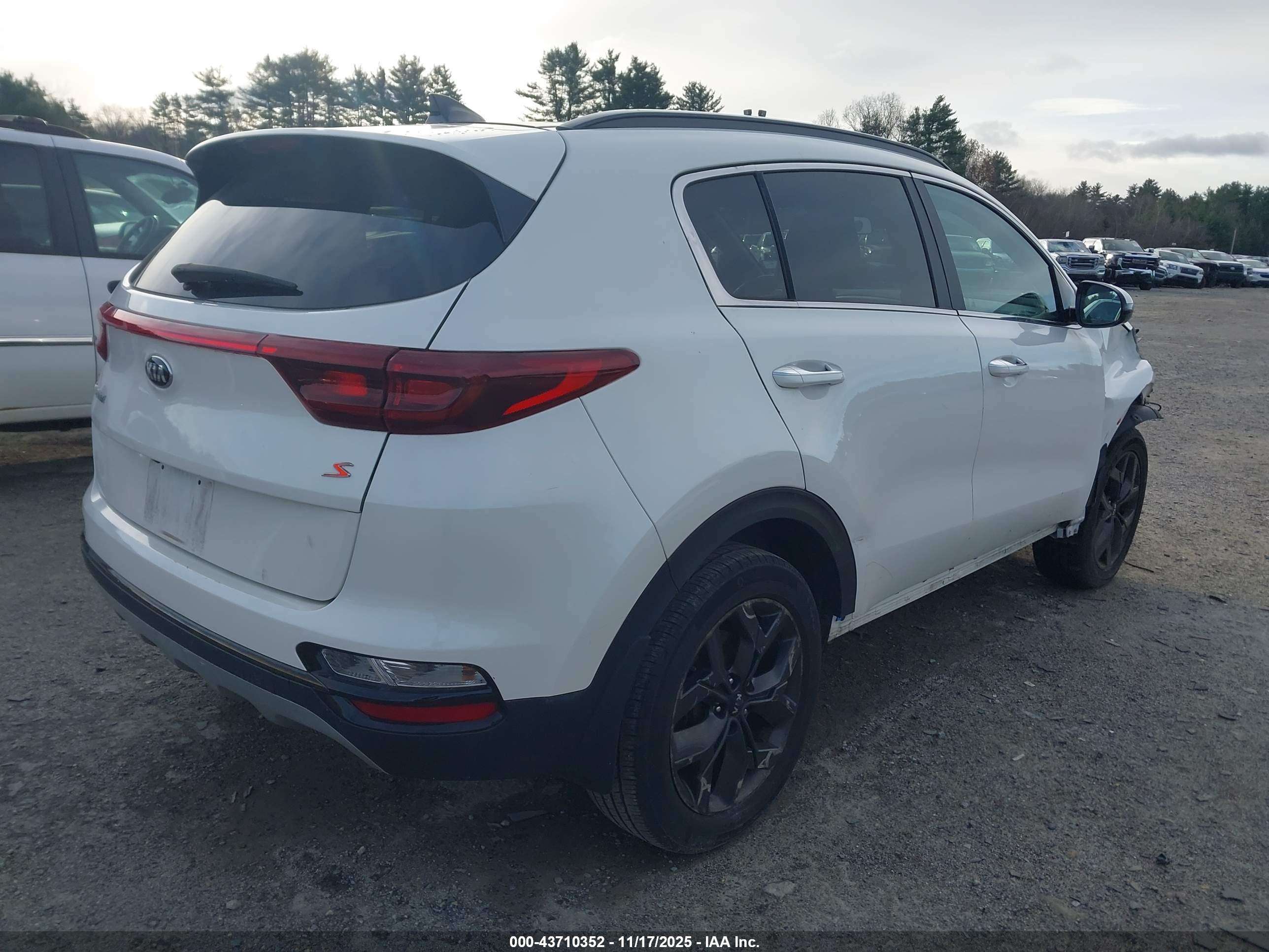 KIA SPORTAGE image 4
