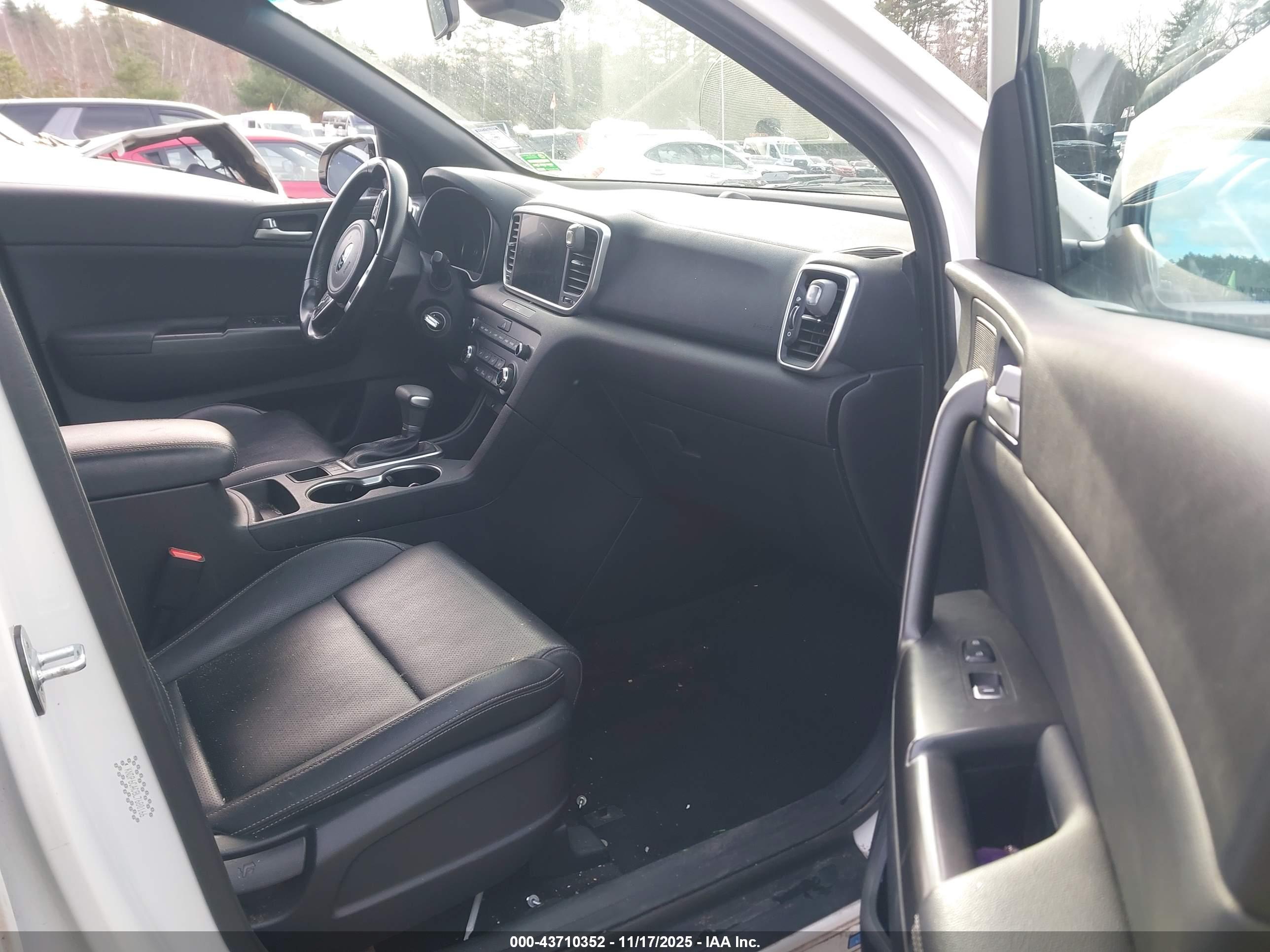 KIA SPORTAGE image 5