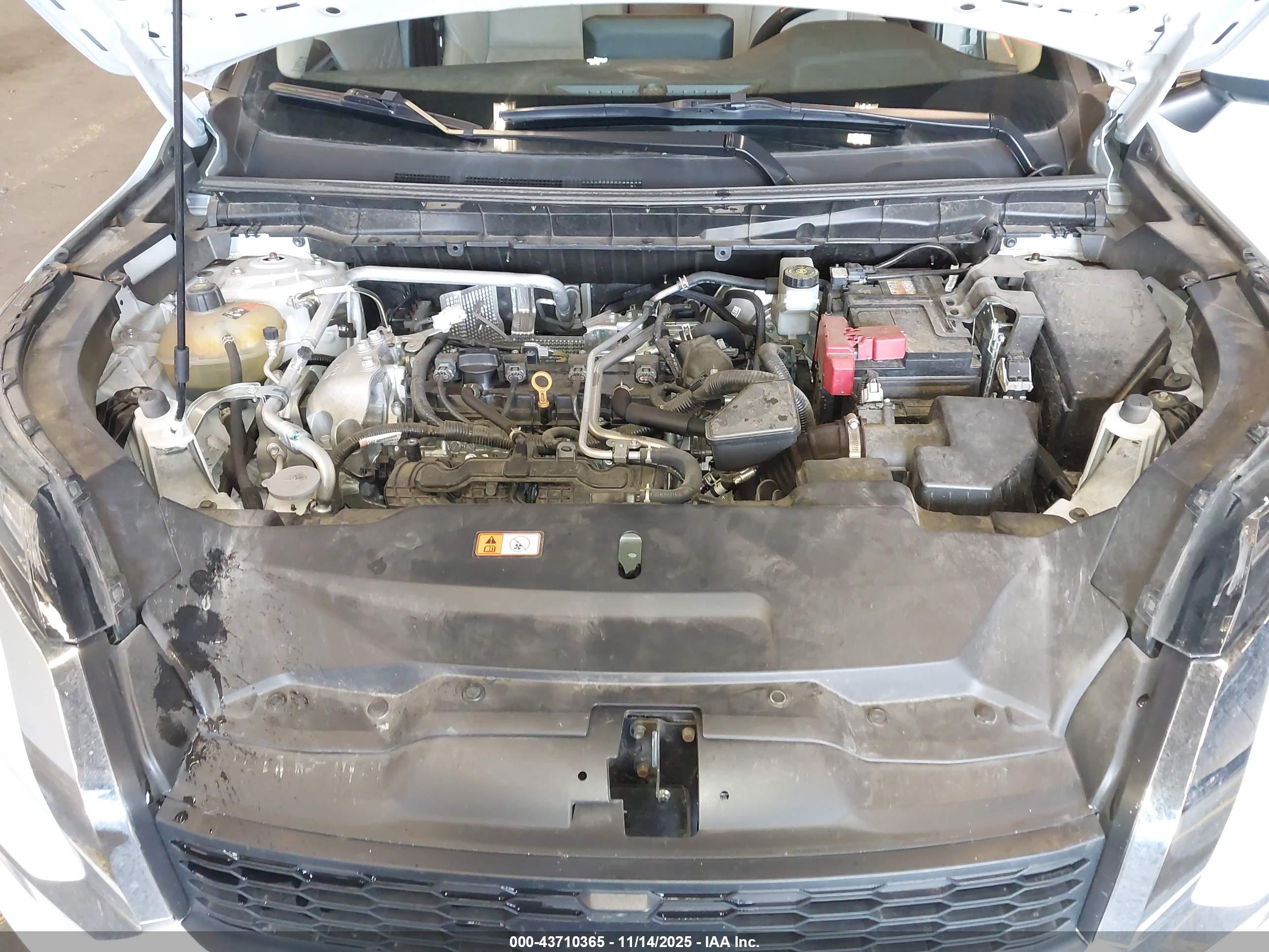MITSUBISHI OUTLANDER image 10
