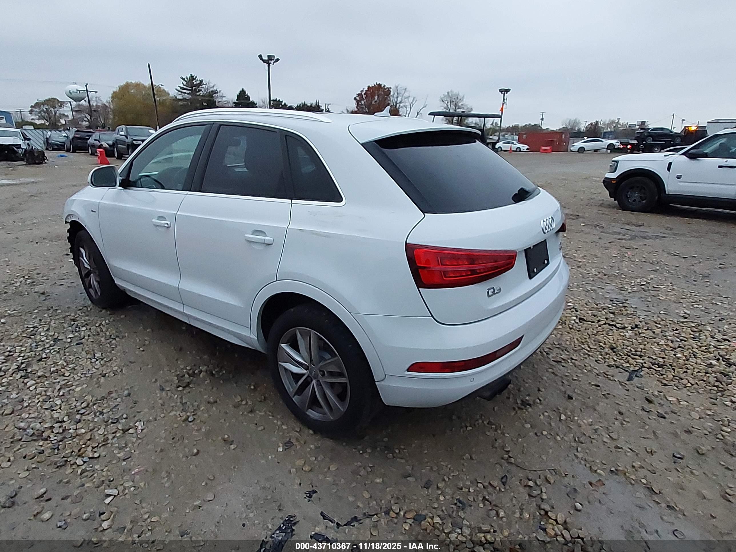 AUDI Q3 image 3