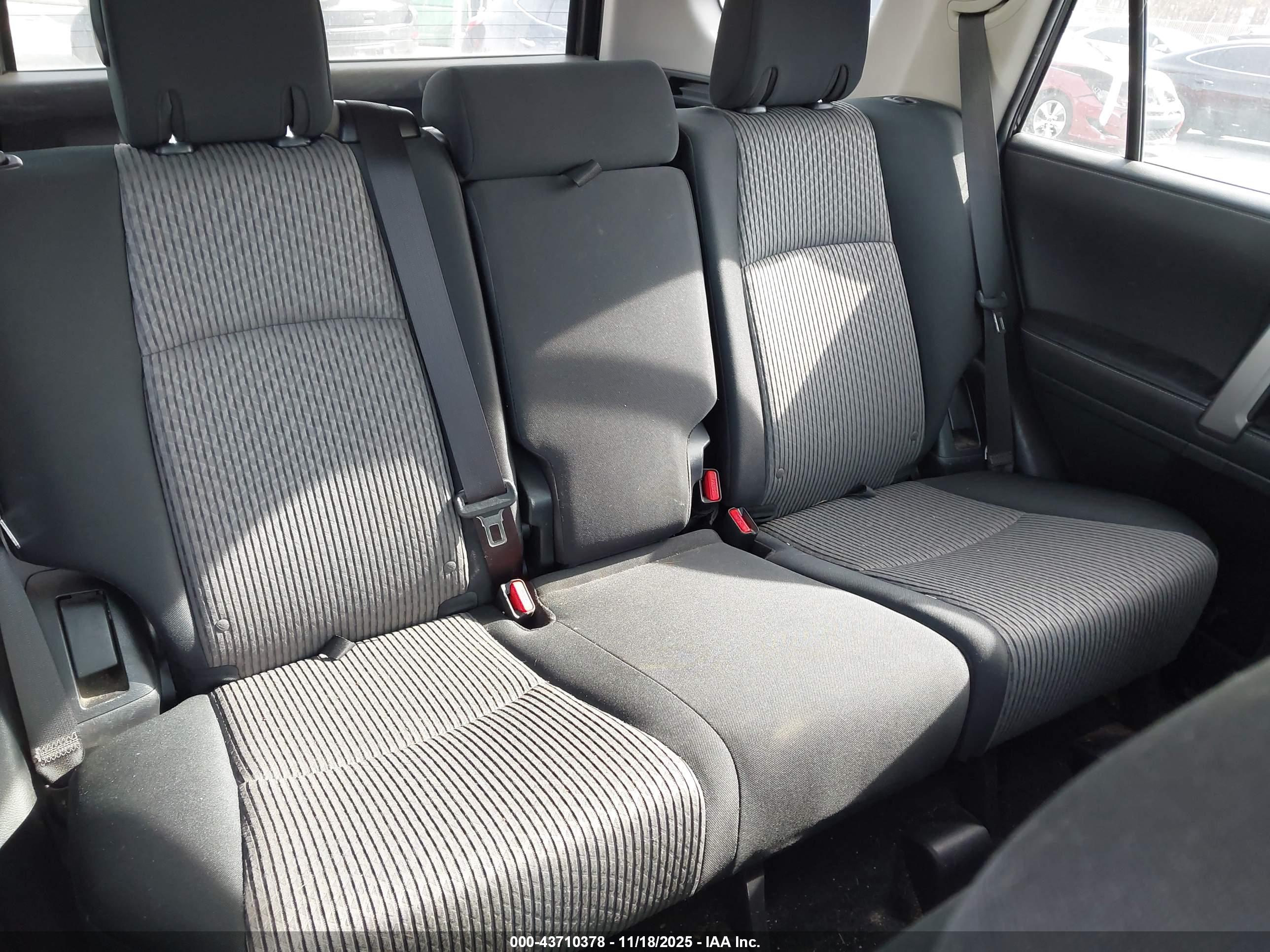 TOYOTA 4RUNNER image 8