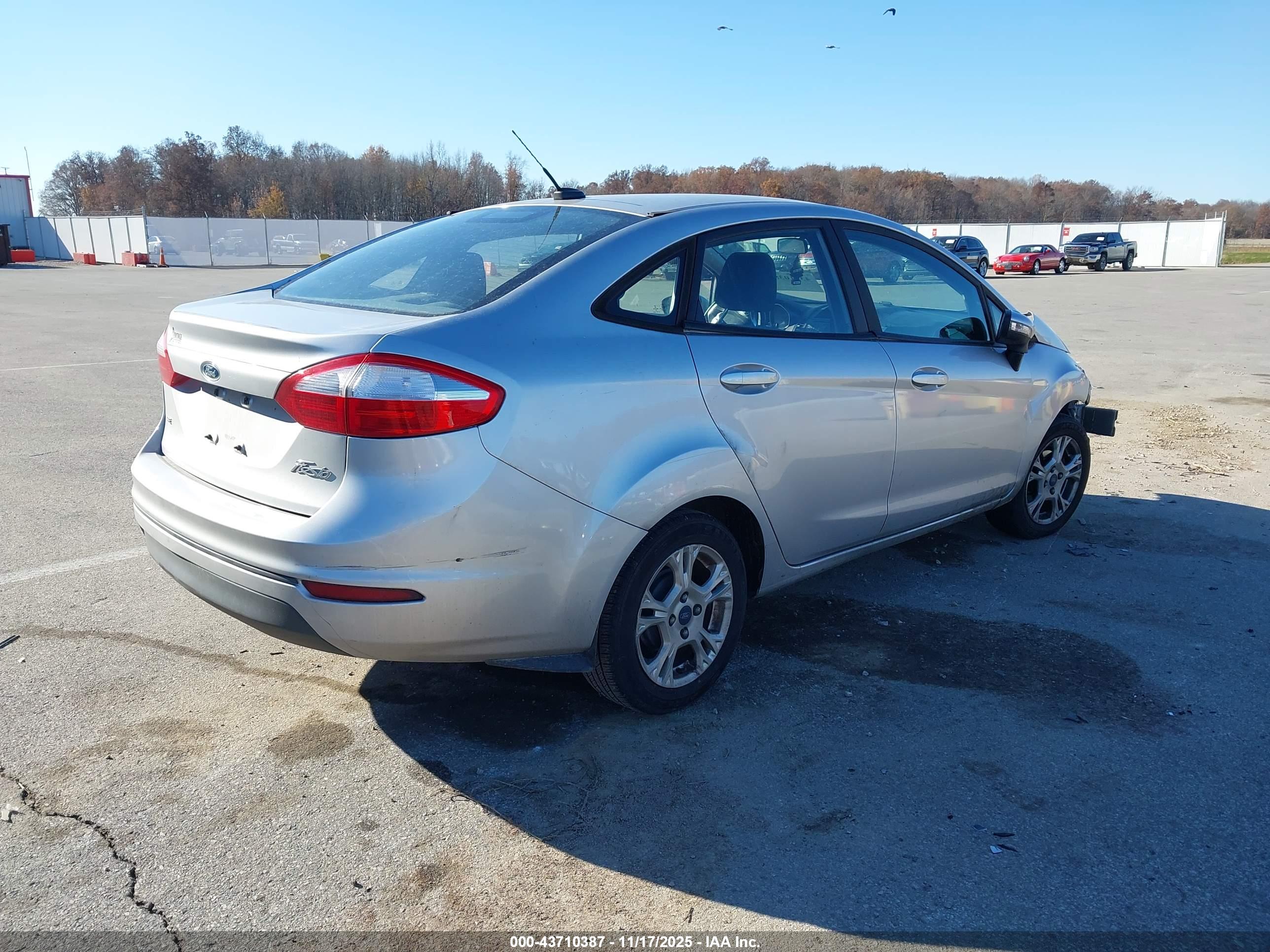 FORD FIESTA image 4