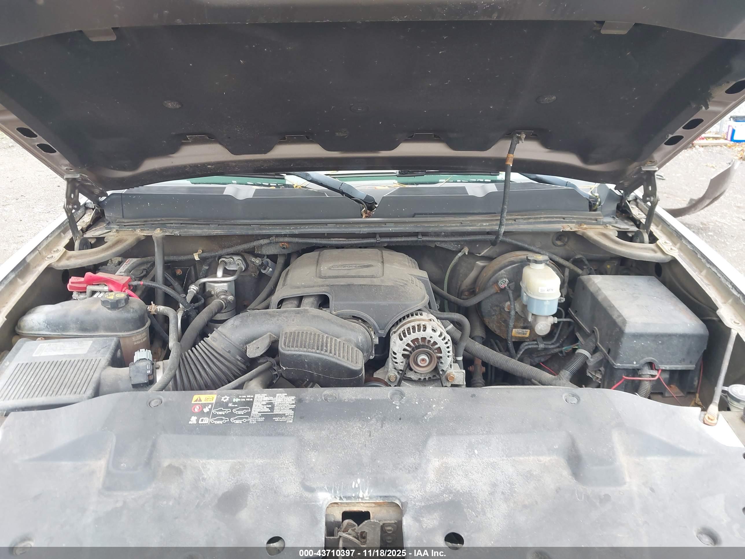 CHEVROLET SILVERADO image 10