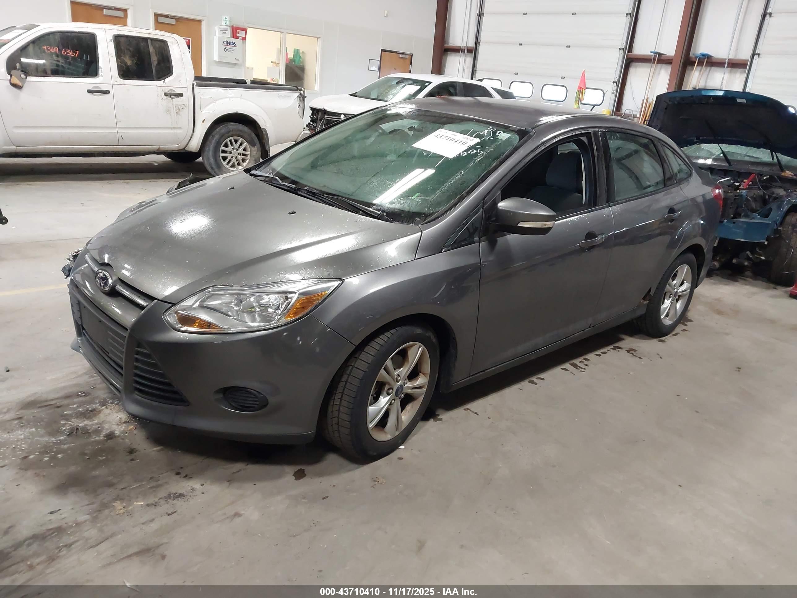 FORD FOCUS image 2