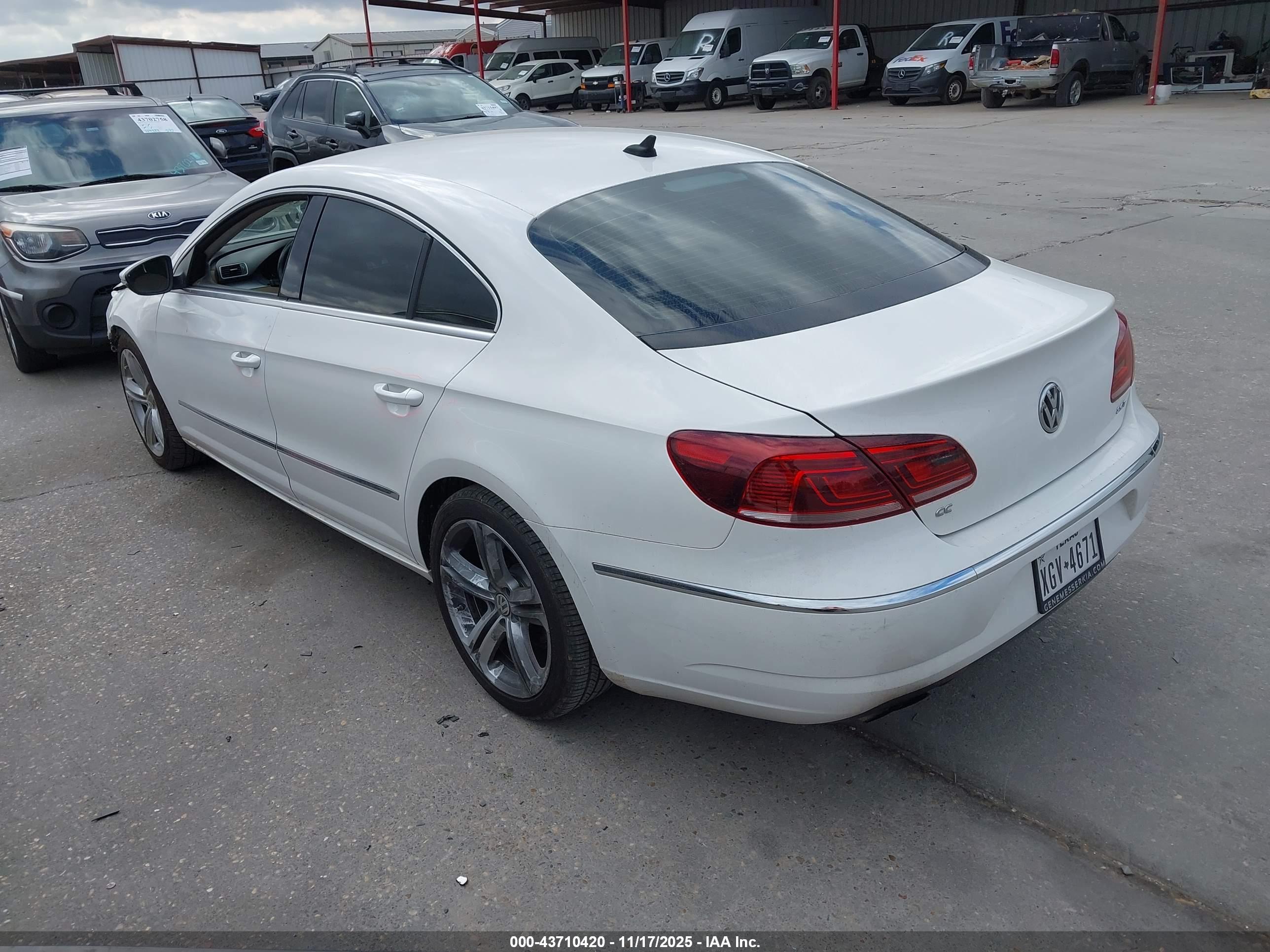 VOLKSWAGEN CC image 3