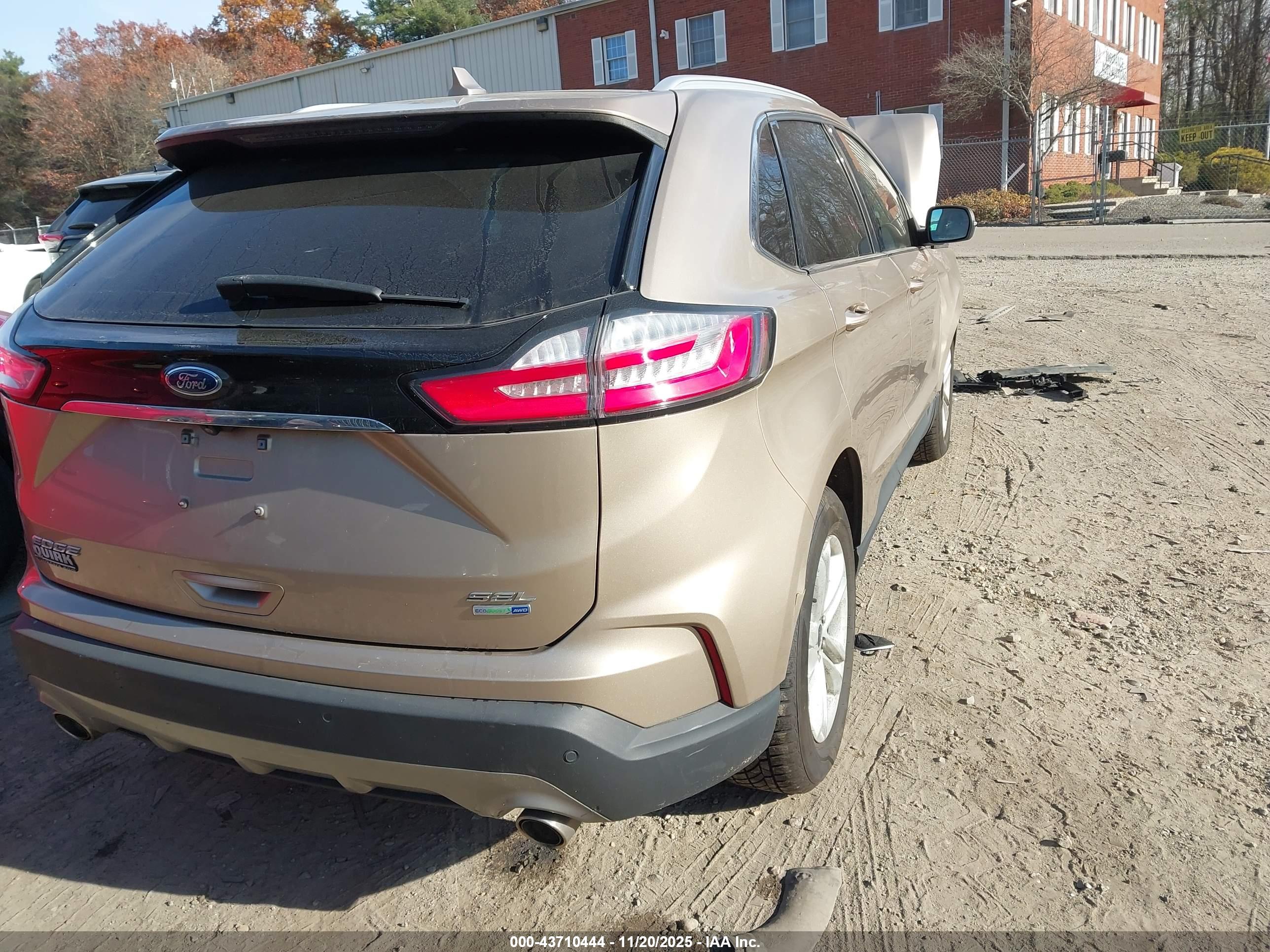 FORD EDGE image 4