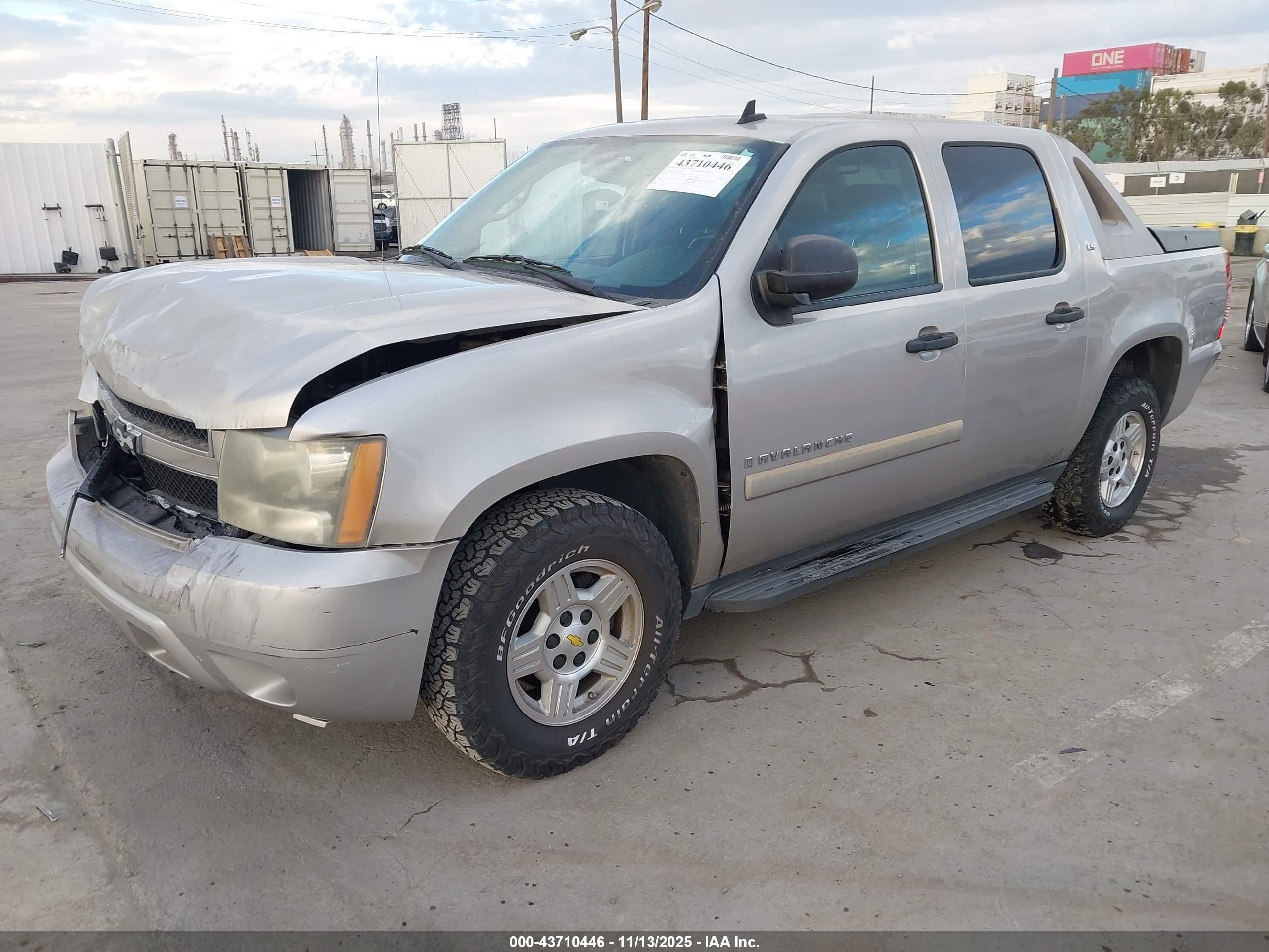 CHEVROLET AVALANCHE image 2