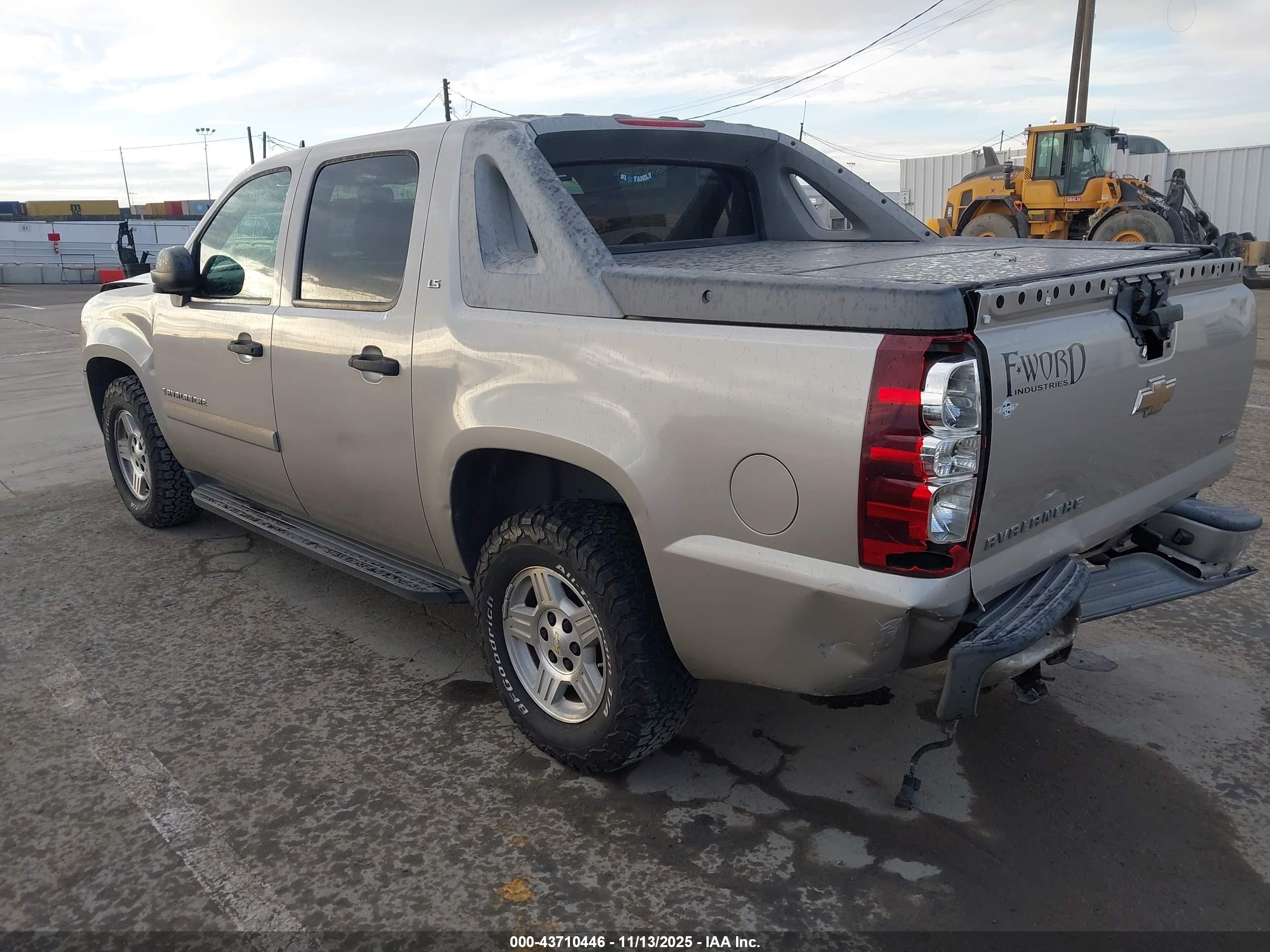 CHEVROLET AVALANCHE image 3