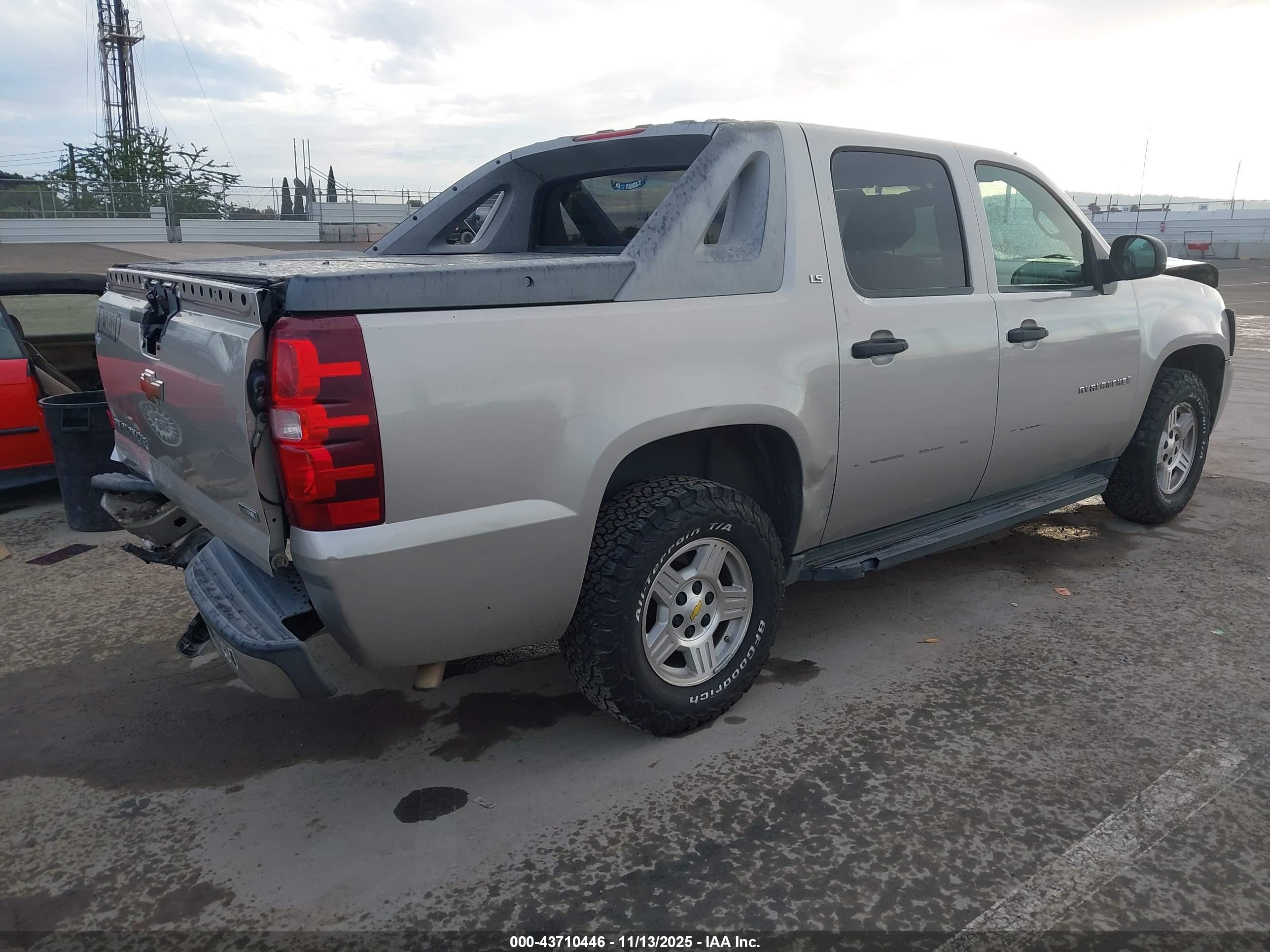 CHEVROLET AVALANCHE image 4