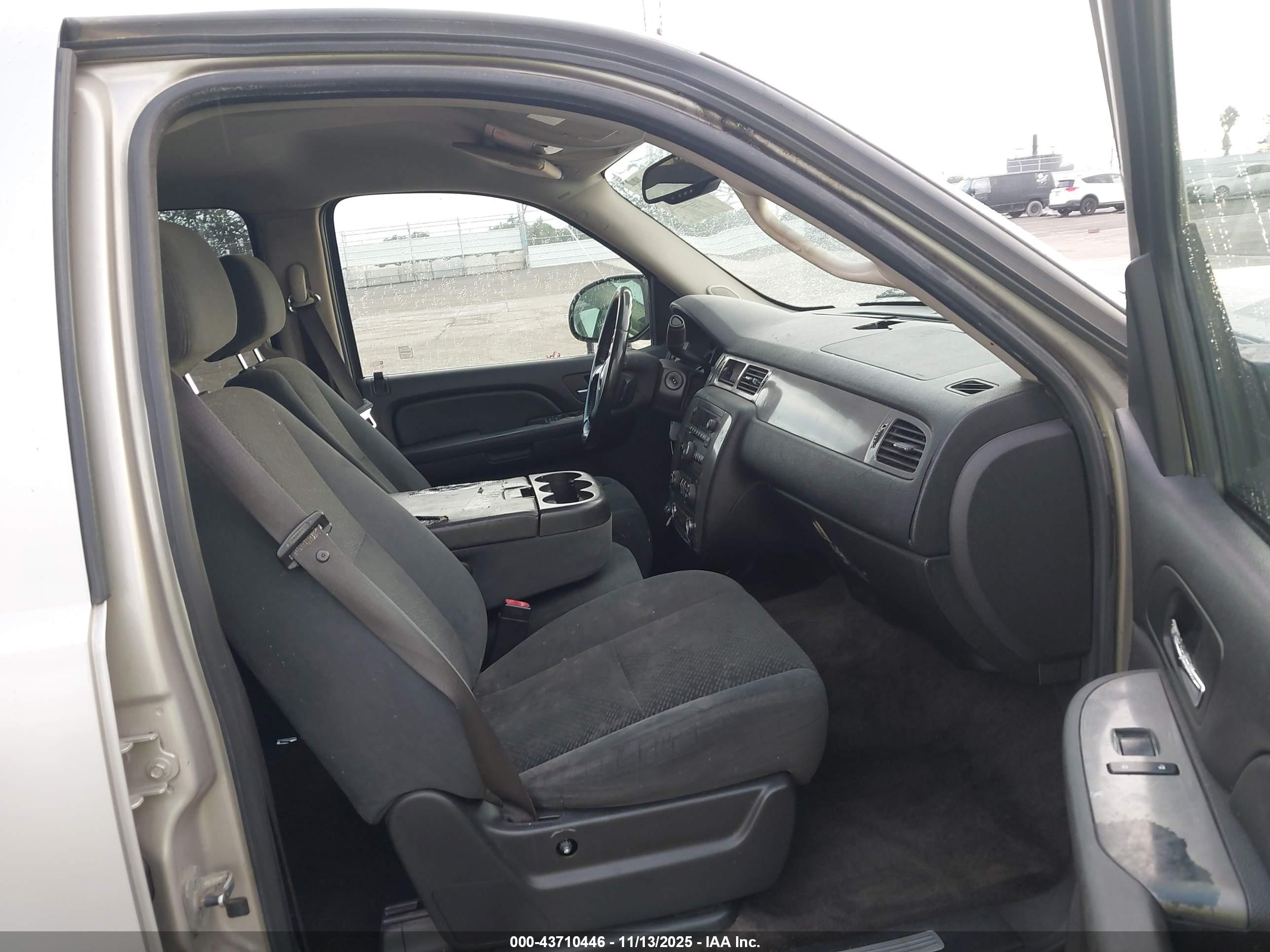 CHEVROLET AVALANCHE image 5