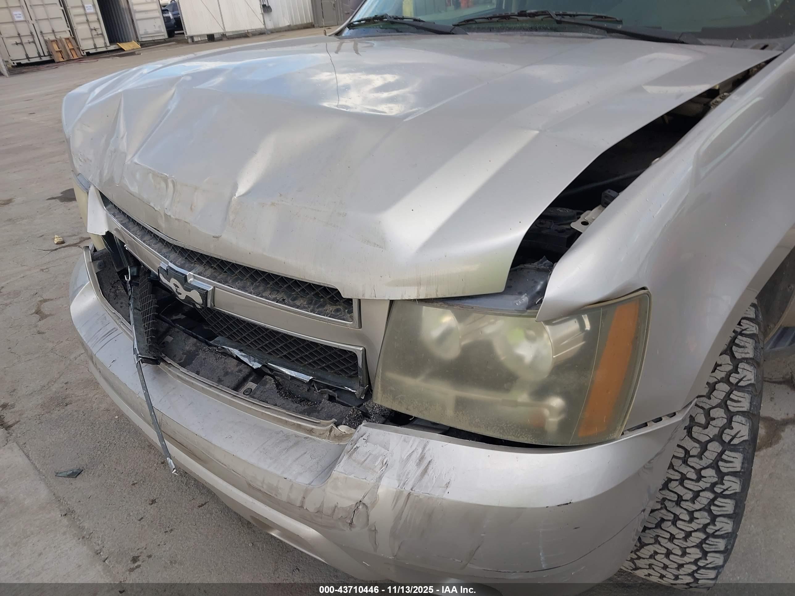 CHEVROLET AVALANCHE image 6
