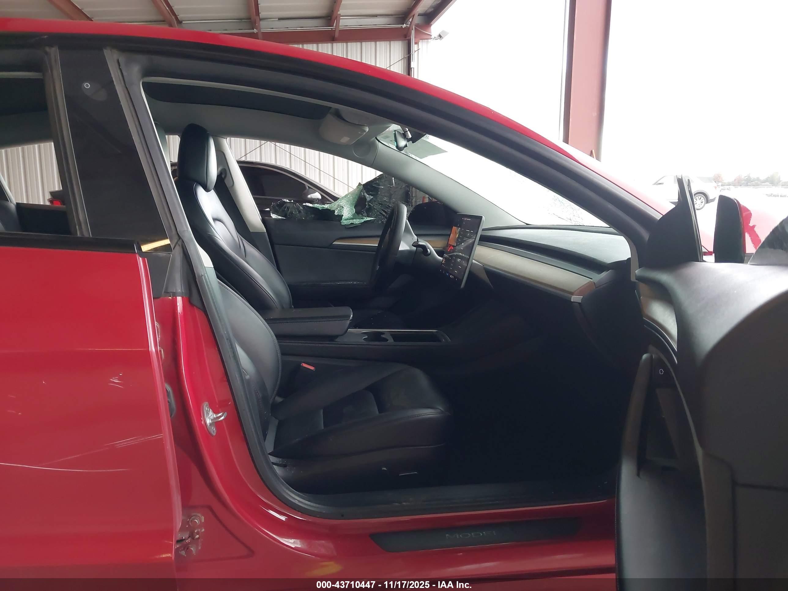 TESLA MODEL image 5