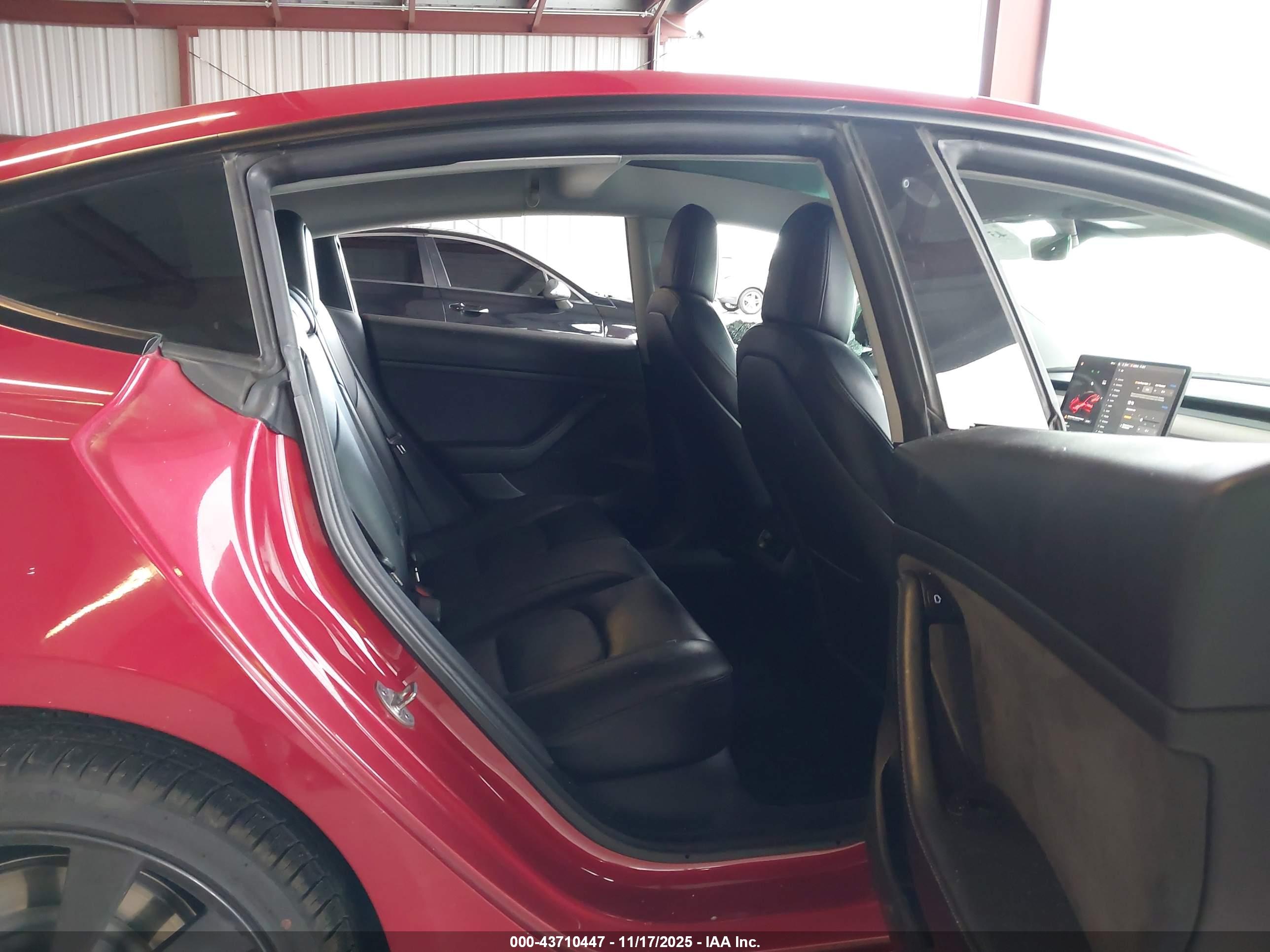 TESLA MODEL image 8