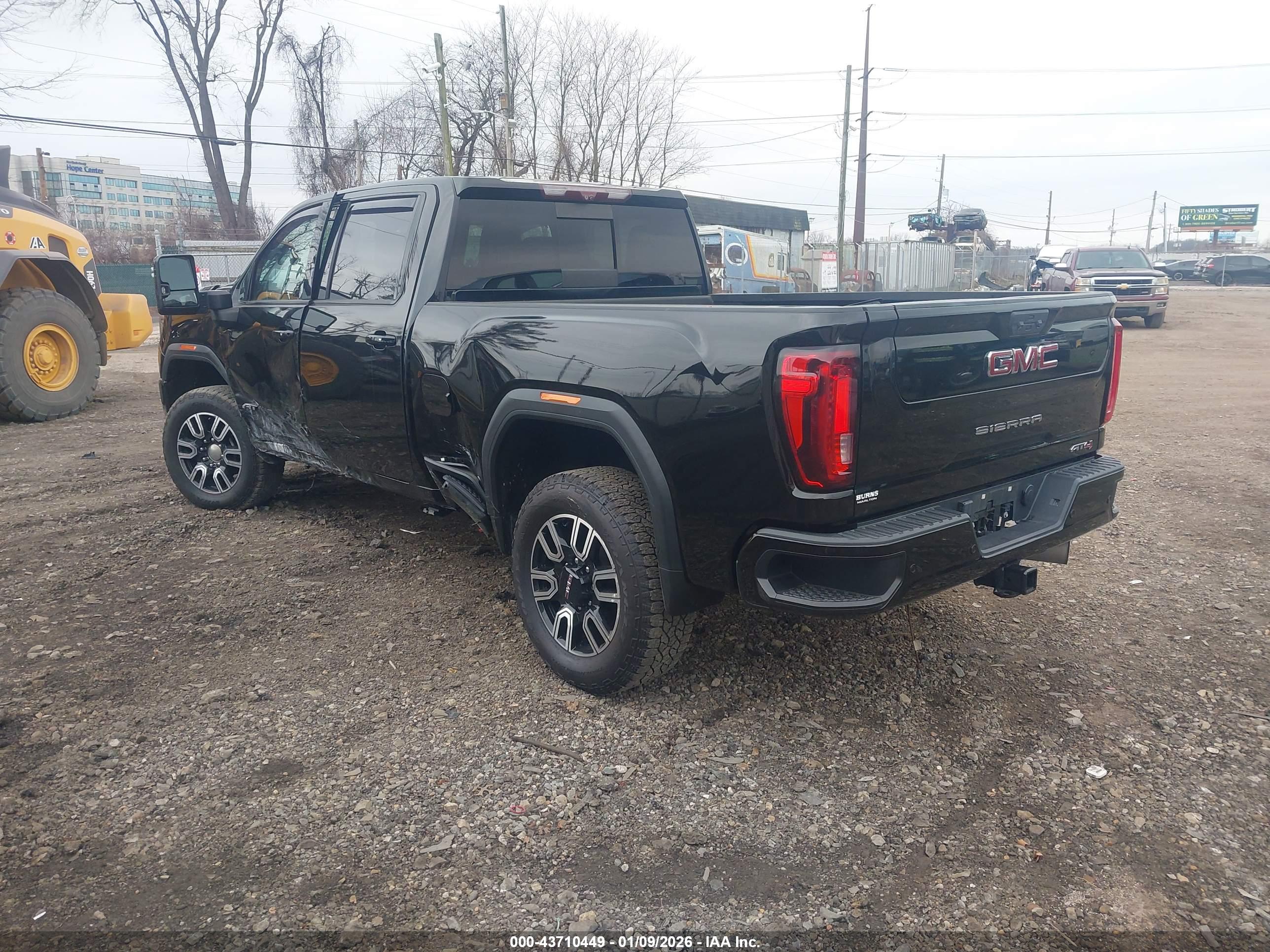 GMC SIERRA image 3