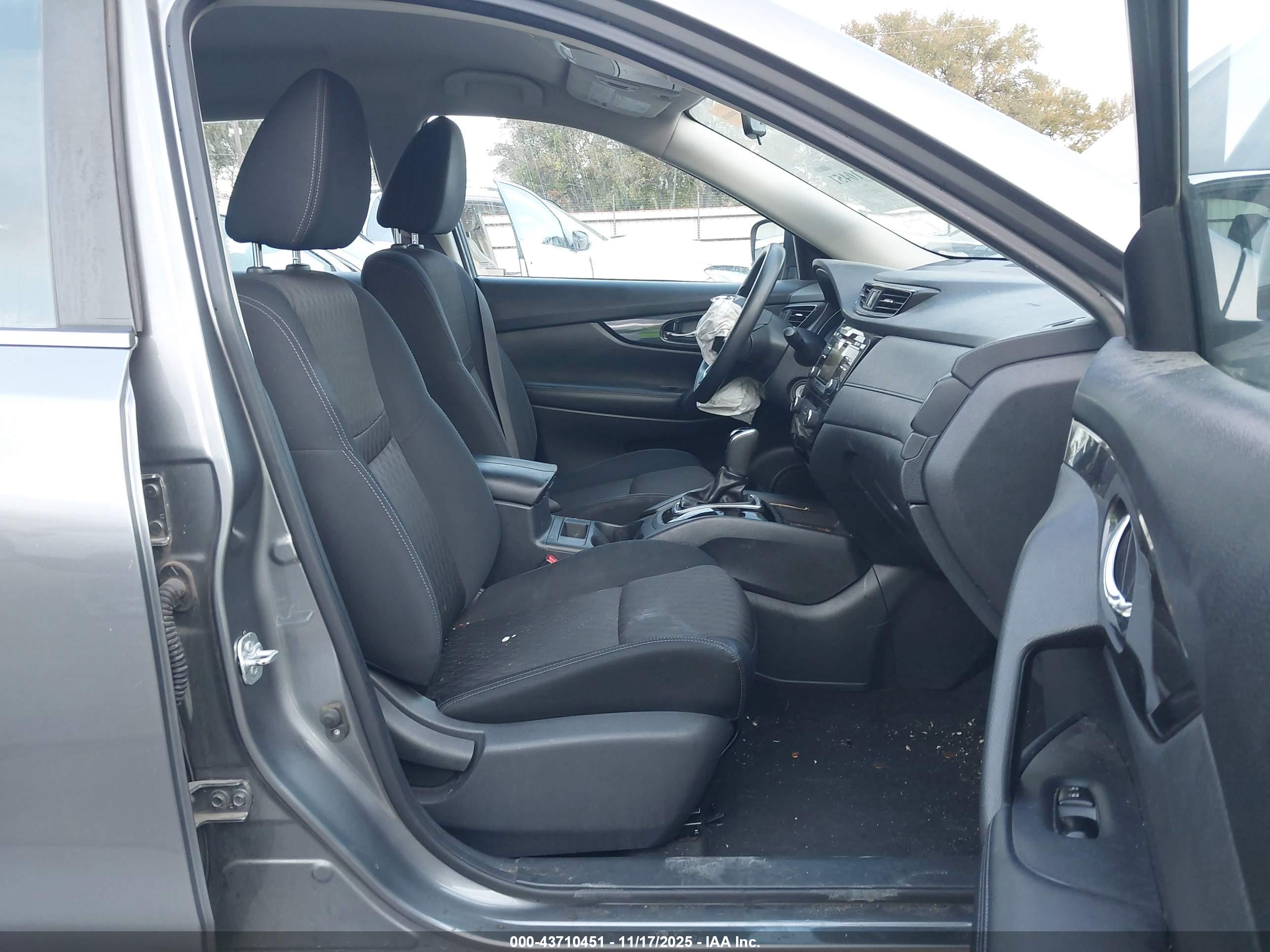 NISSAN ROGUE image 5
