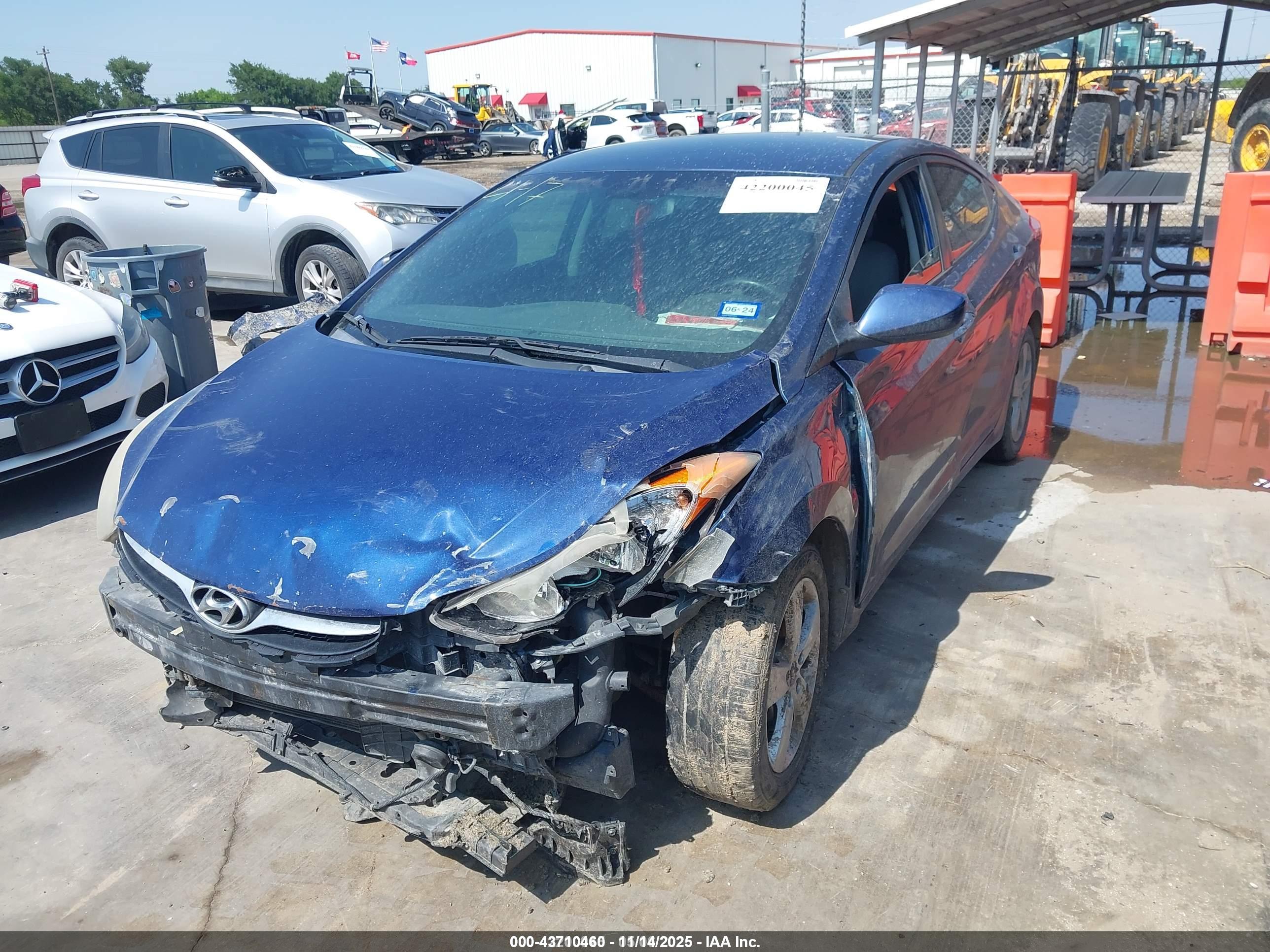 HYUNDAI ELANTRA image 2