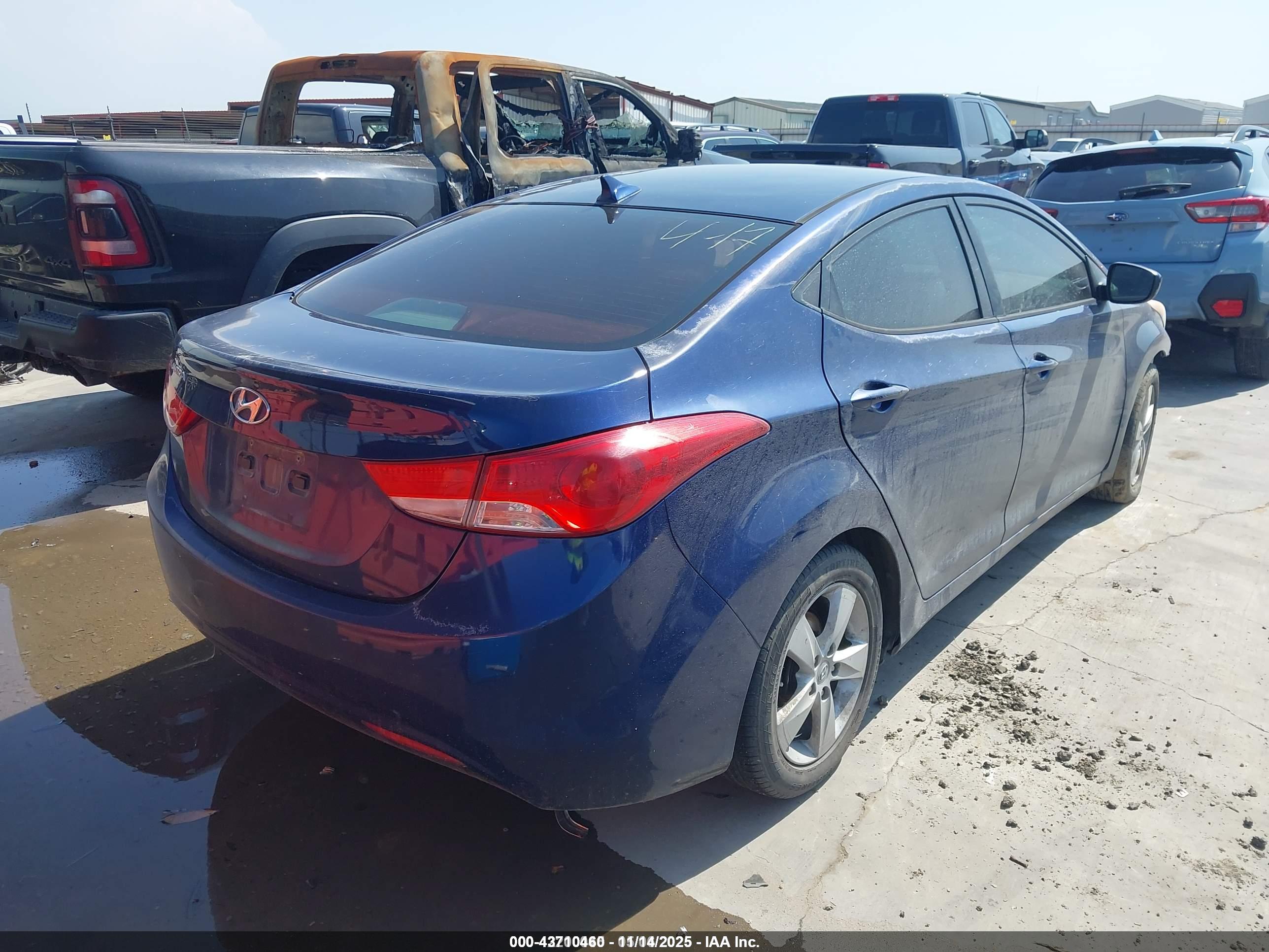 HYUNDAI ELANTRA image 4