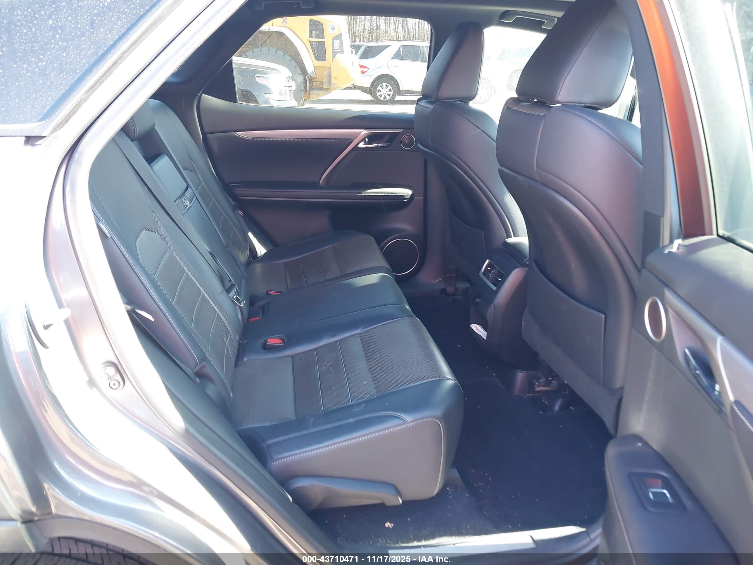 LEXUS RX image 8