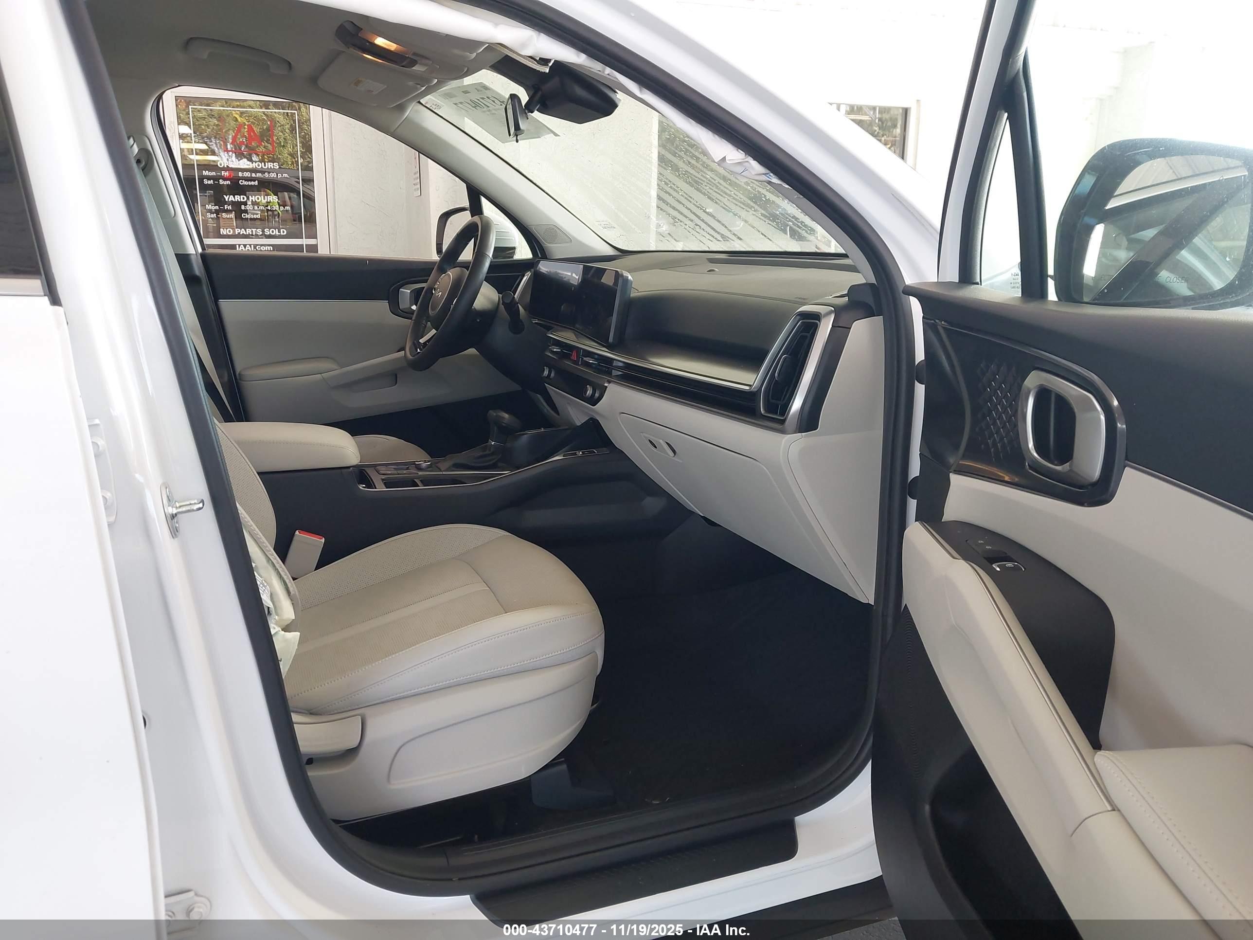 KIA SORENTO image 5