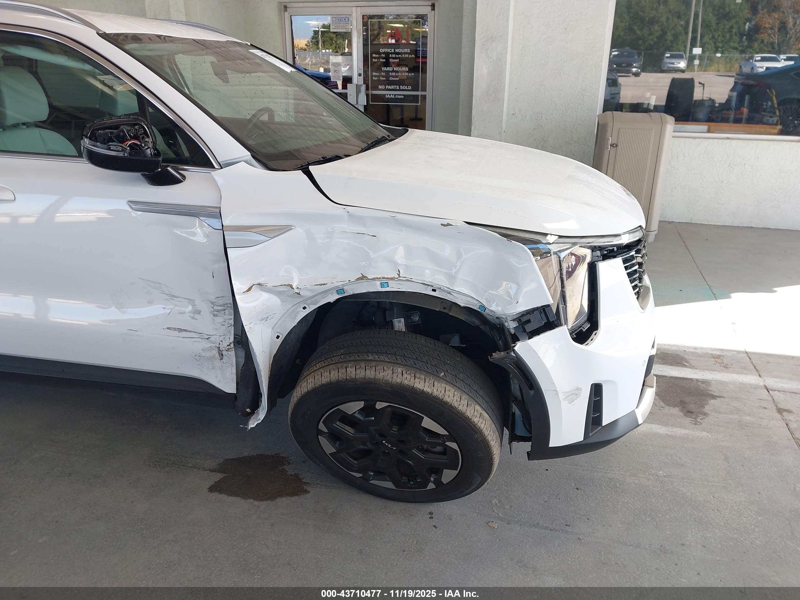 KIA SORENTO image 6