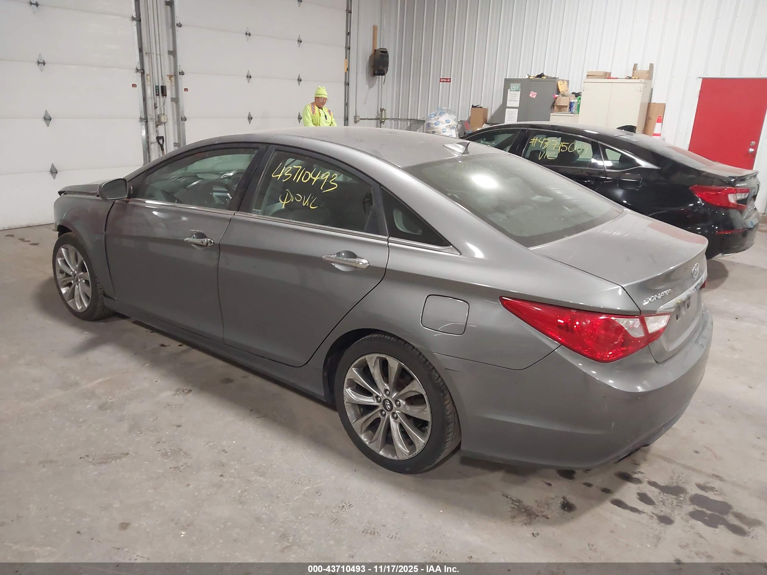 HYUNDAI SONATA image 3