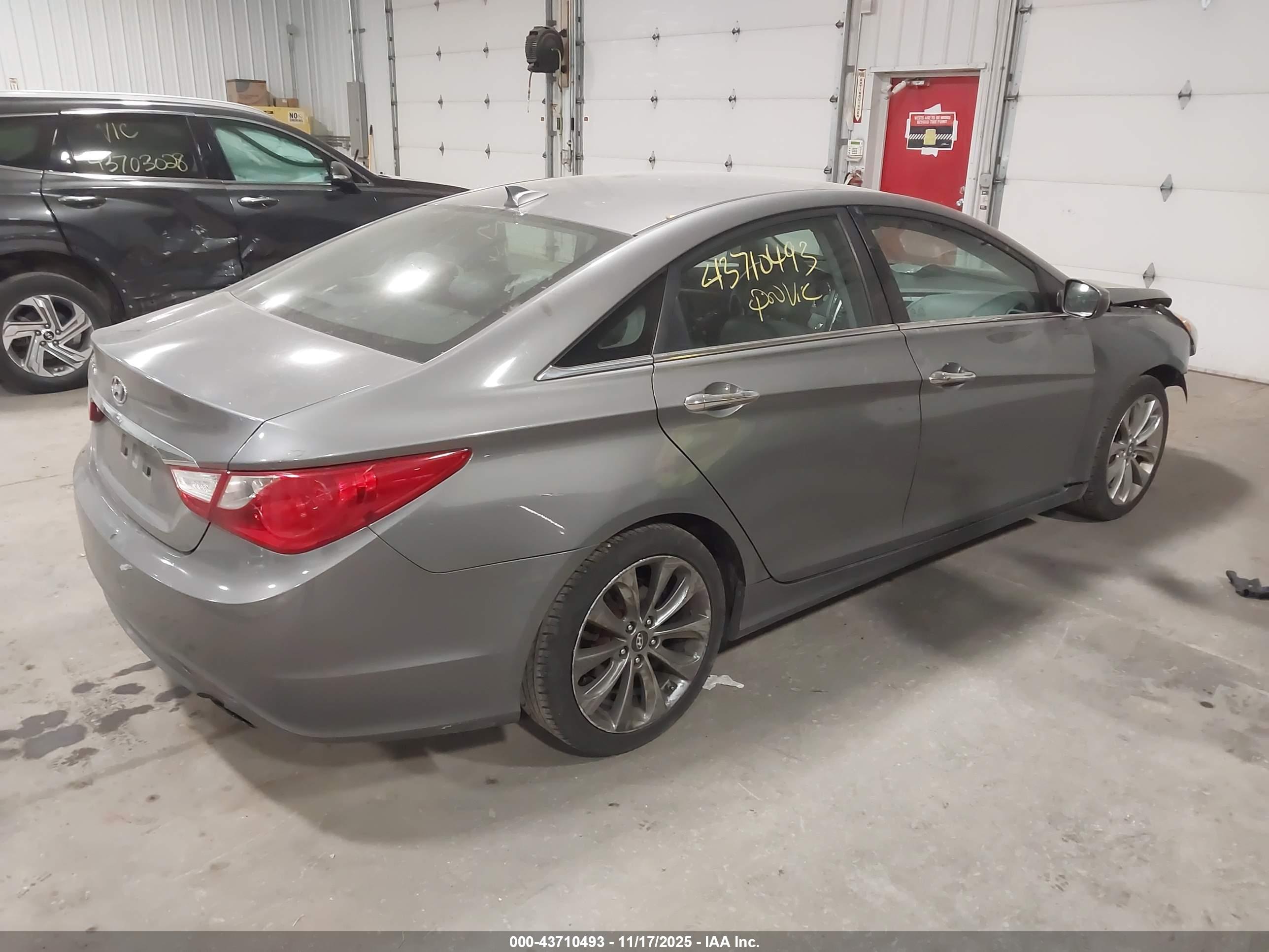 HYUNDAI SONATA image 4