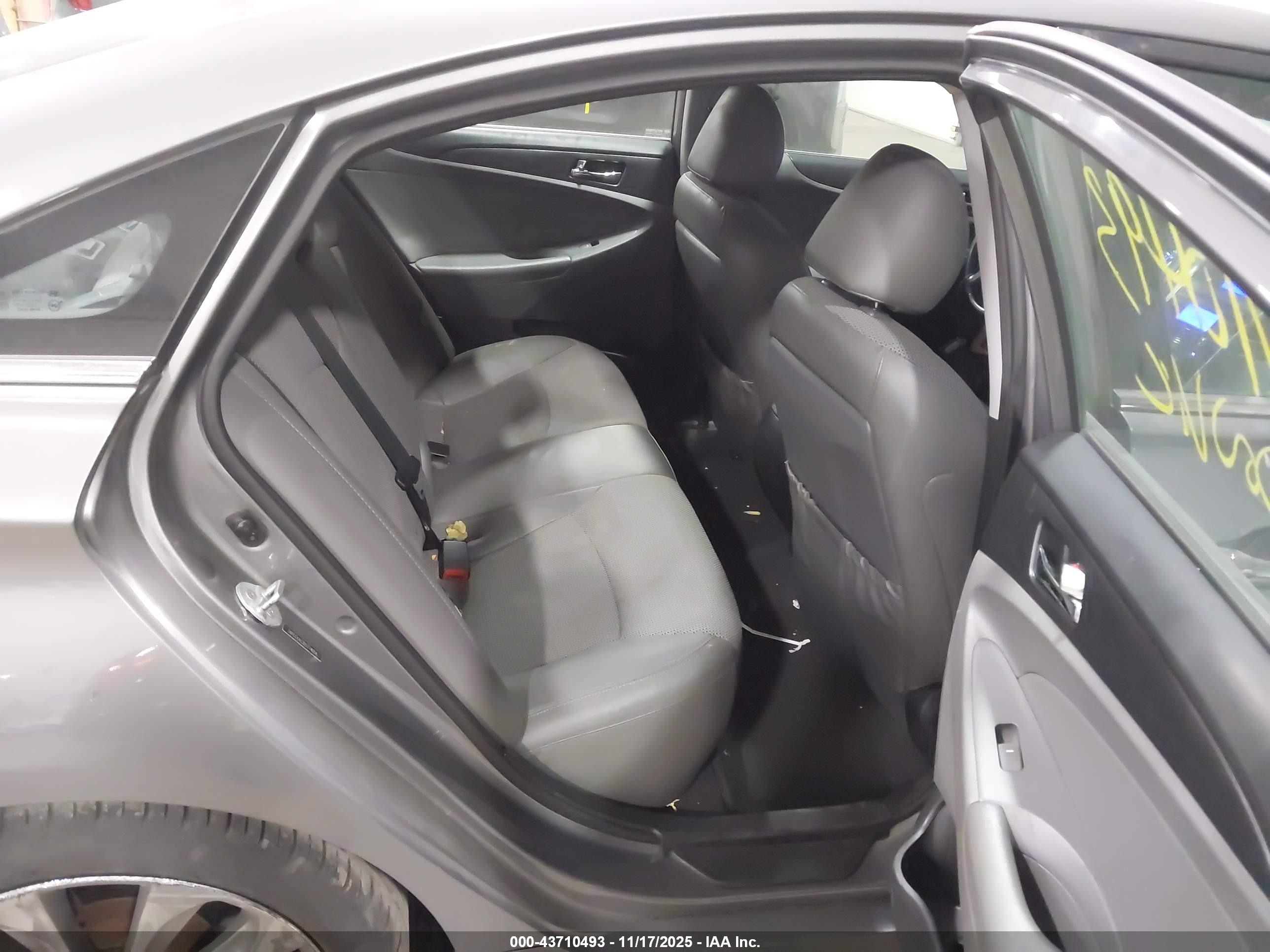 HYUNDAI SONATA image 8