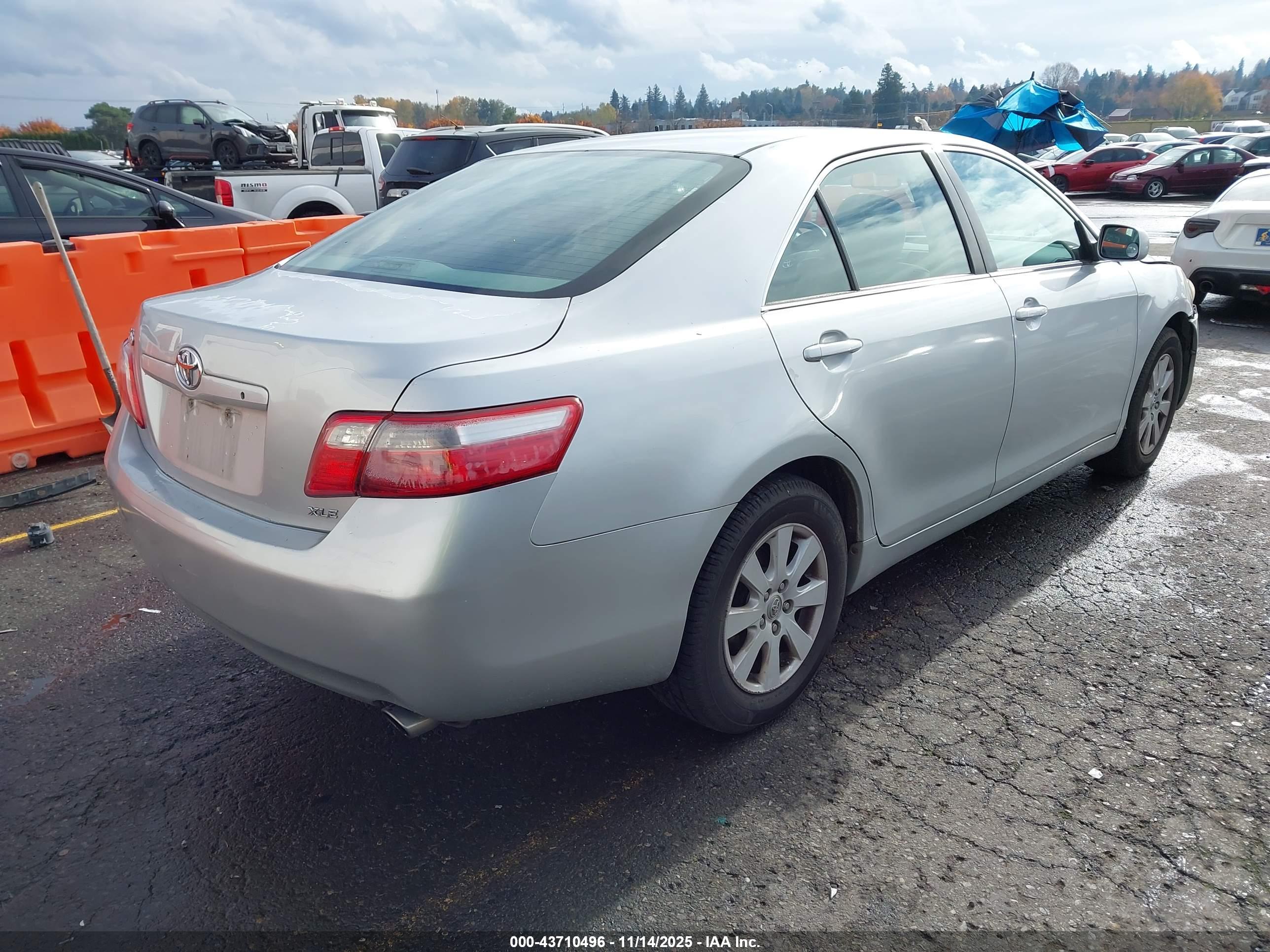 TOYOTA CAMRY image 4