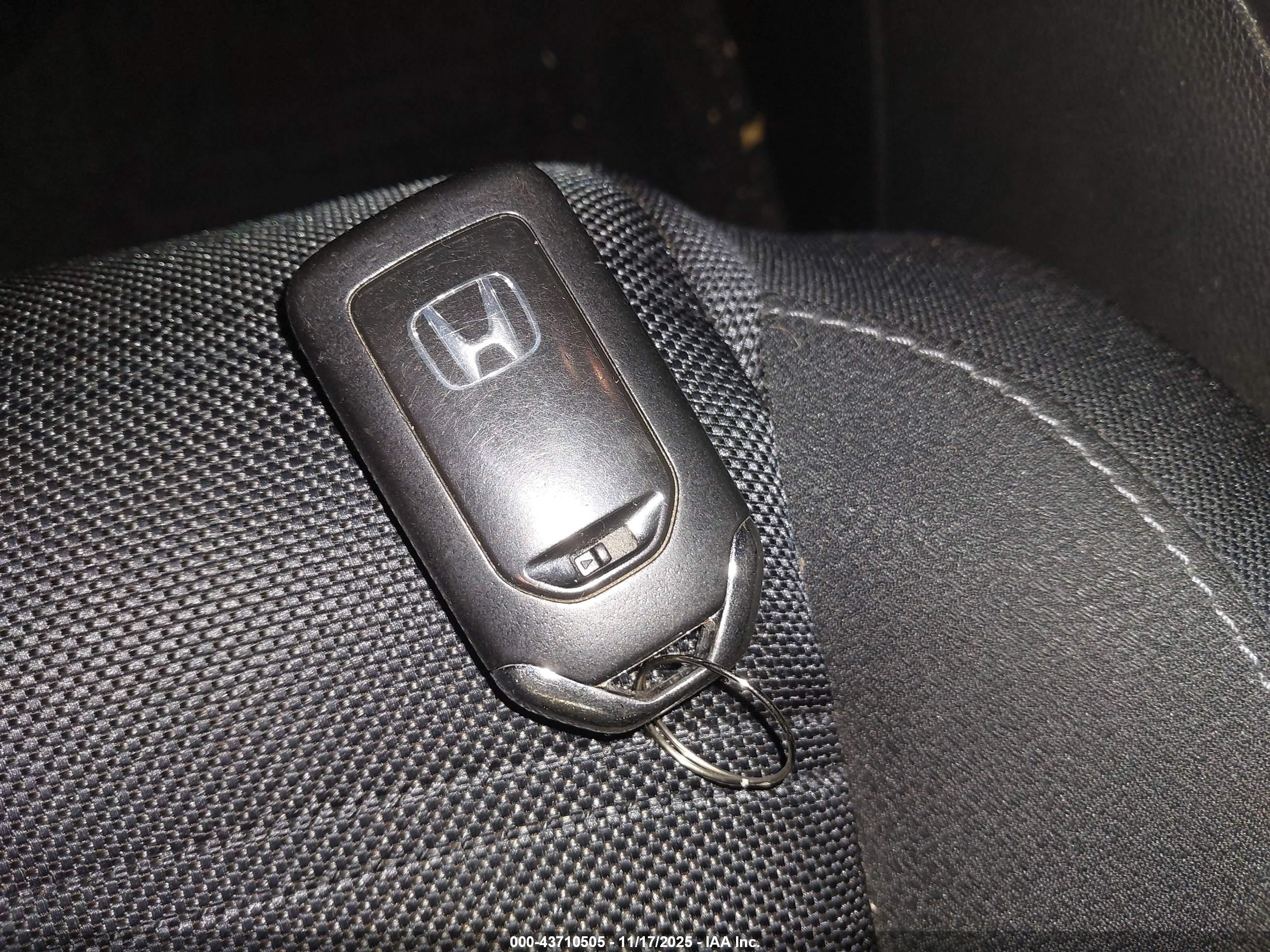 HONDA CR-V image 11