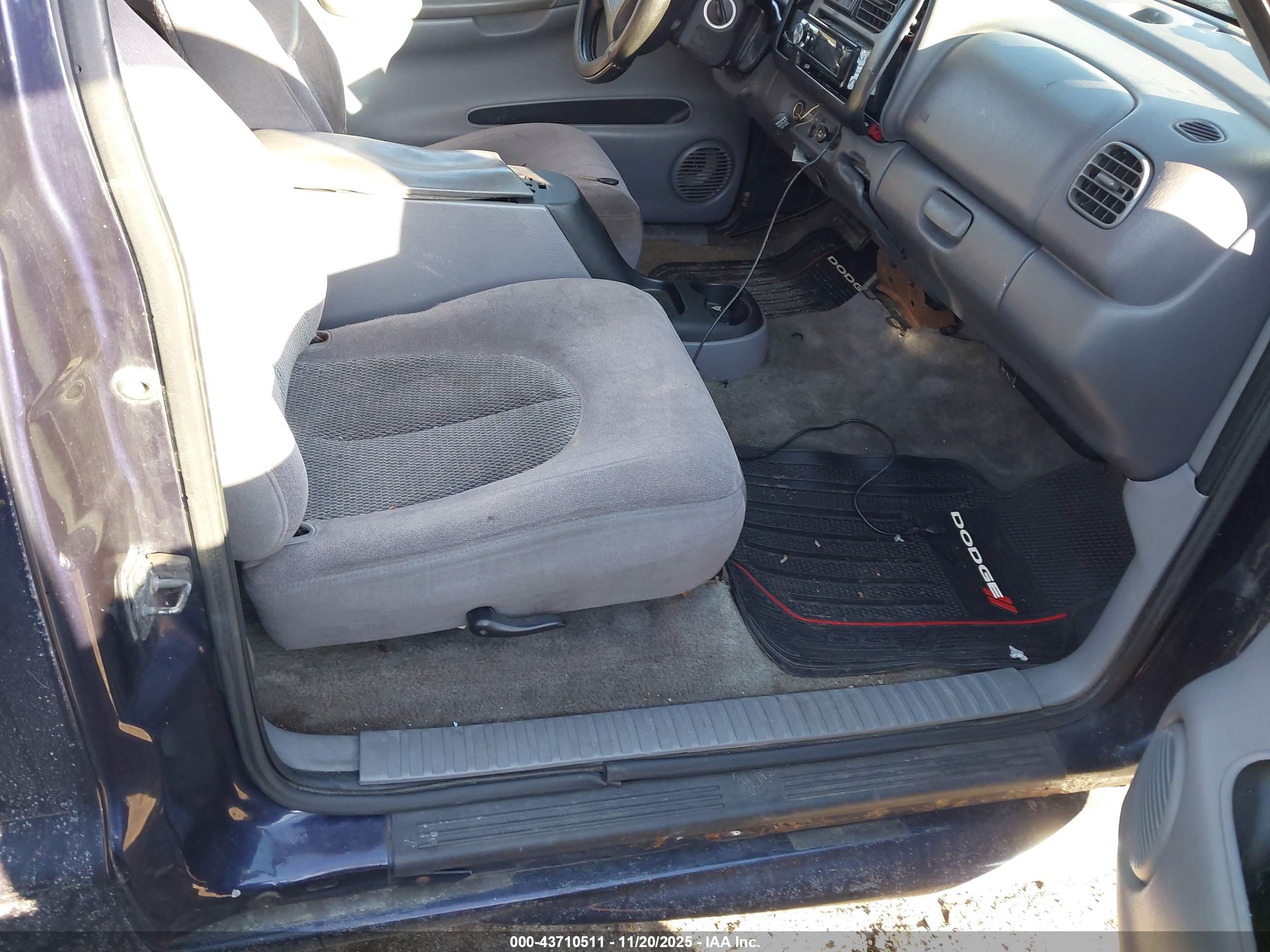 DODGE DAKOTA image 5