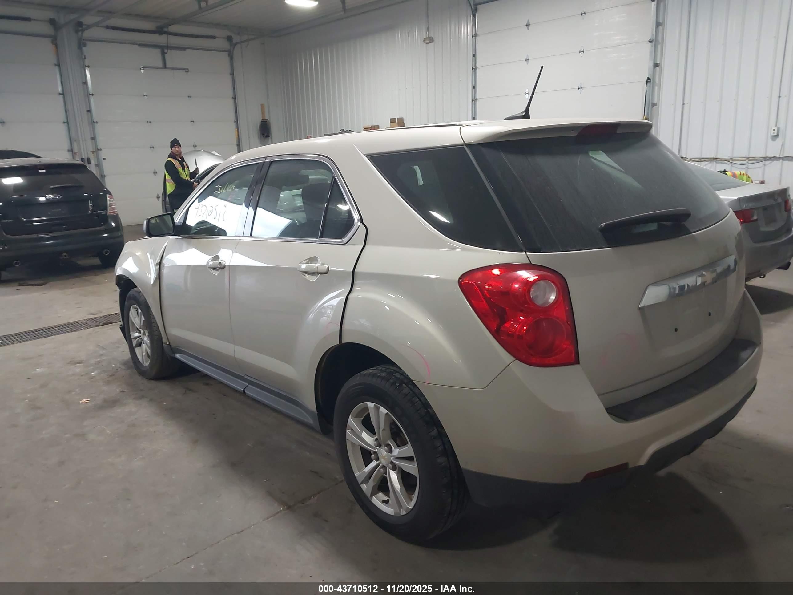 CHEVROLET EQUINOX image 3