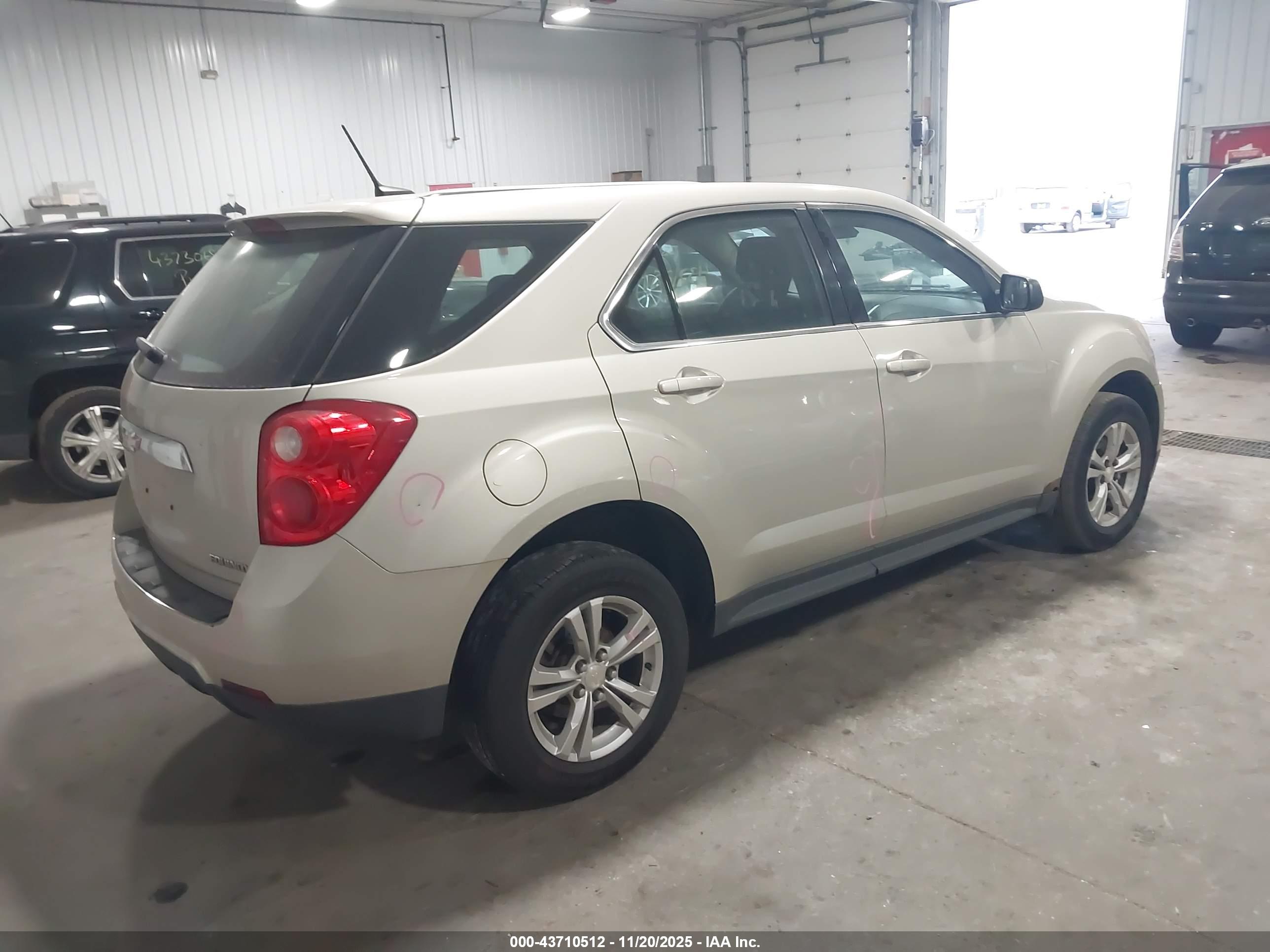 CHEVROLET EQUINOX image 4