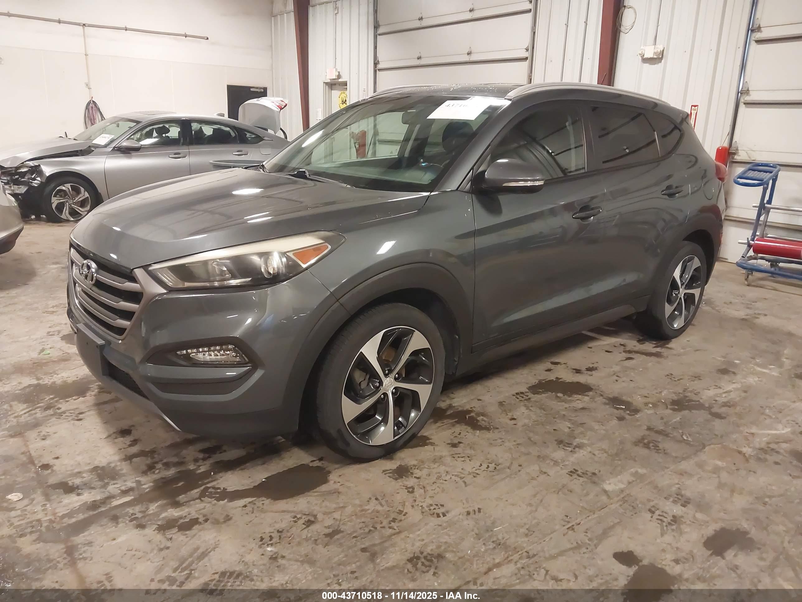 HYUNDAI TUCSON image 2