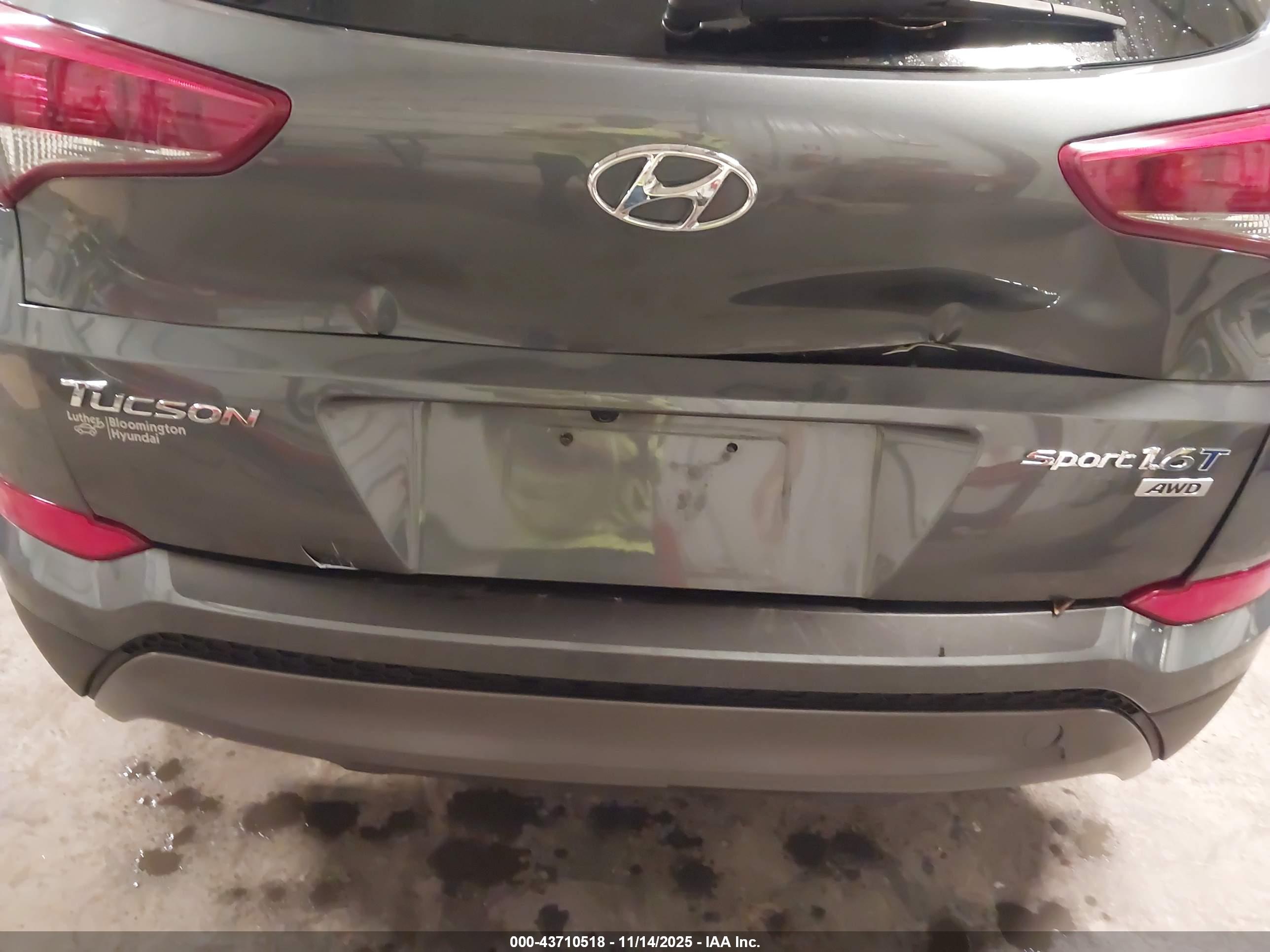 HYUNDAI TUCSON image 6