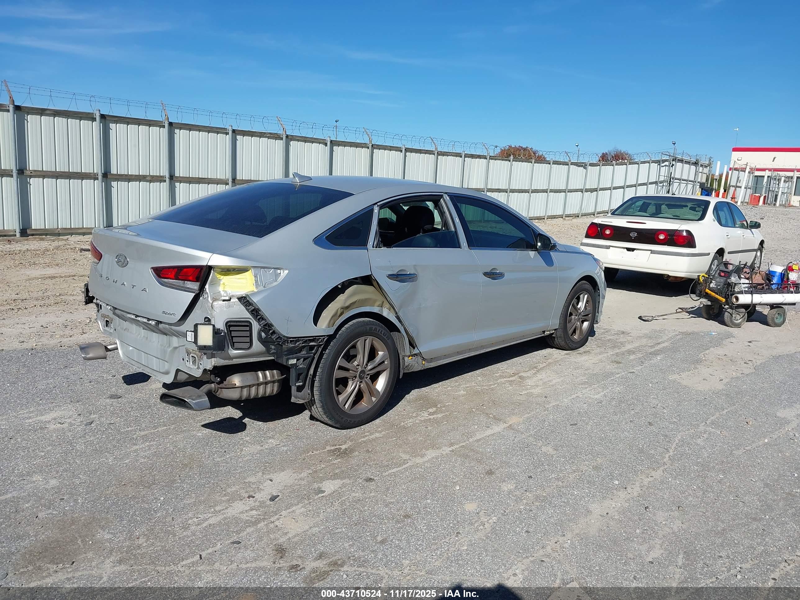 HYUNDAI SONATA image 4