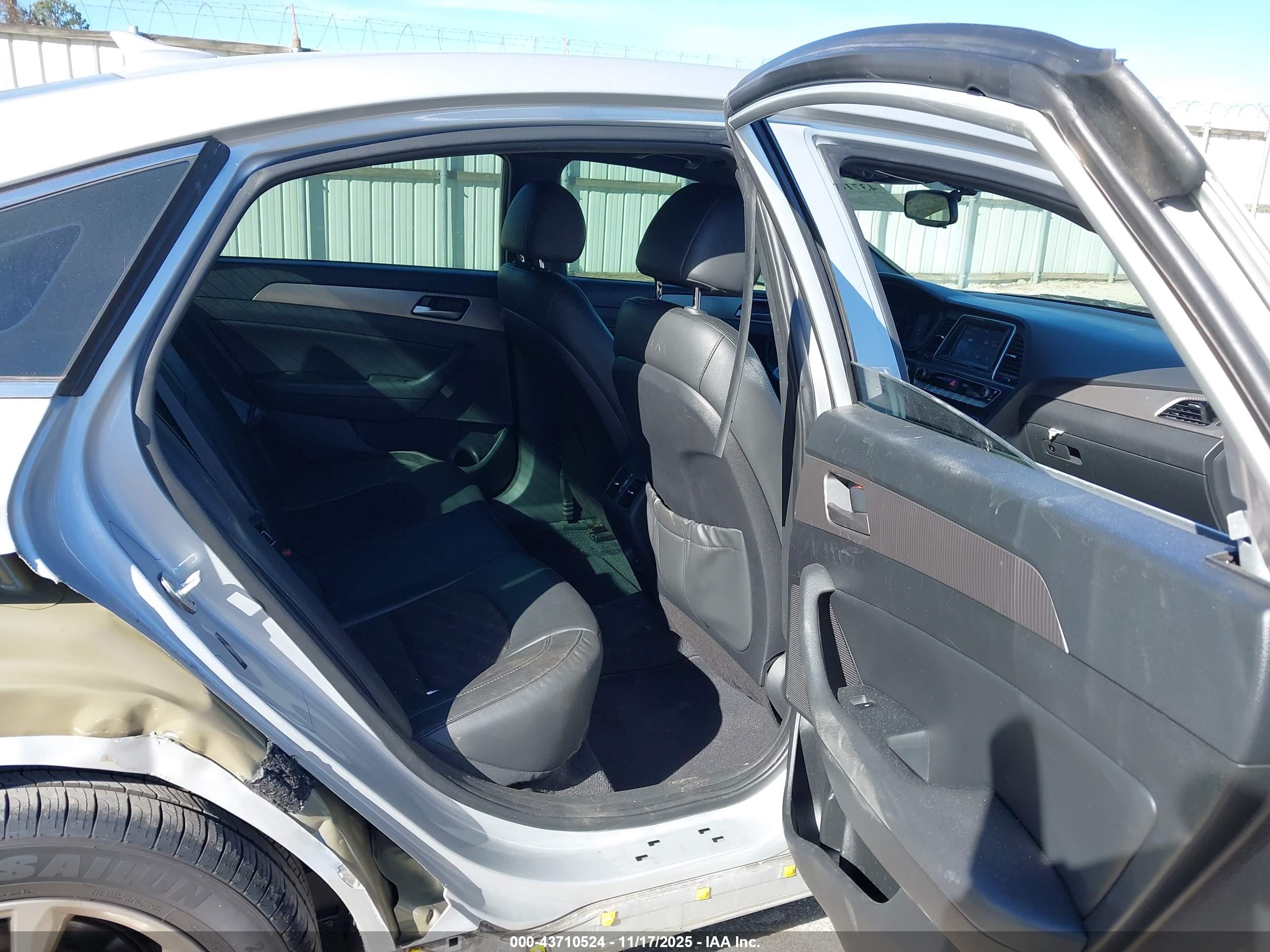 HYUNDAI SONATA image 8