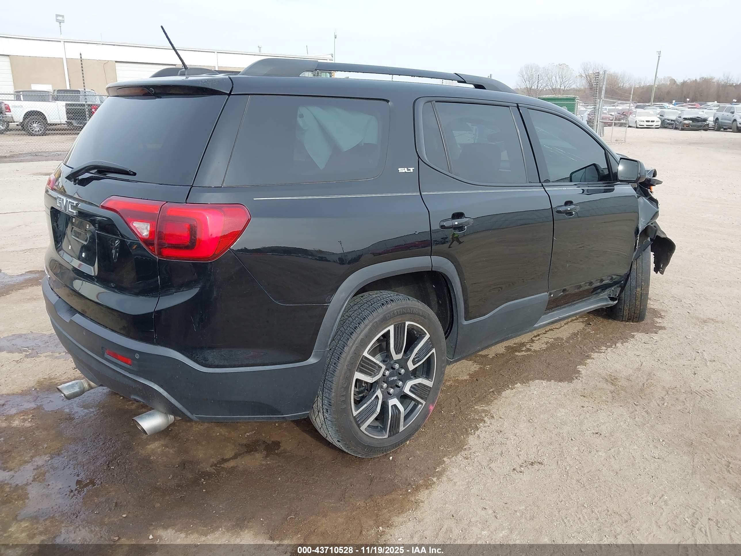 GMC ACADIA image 4