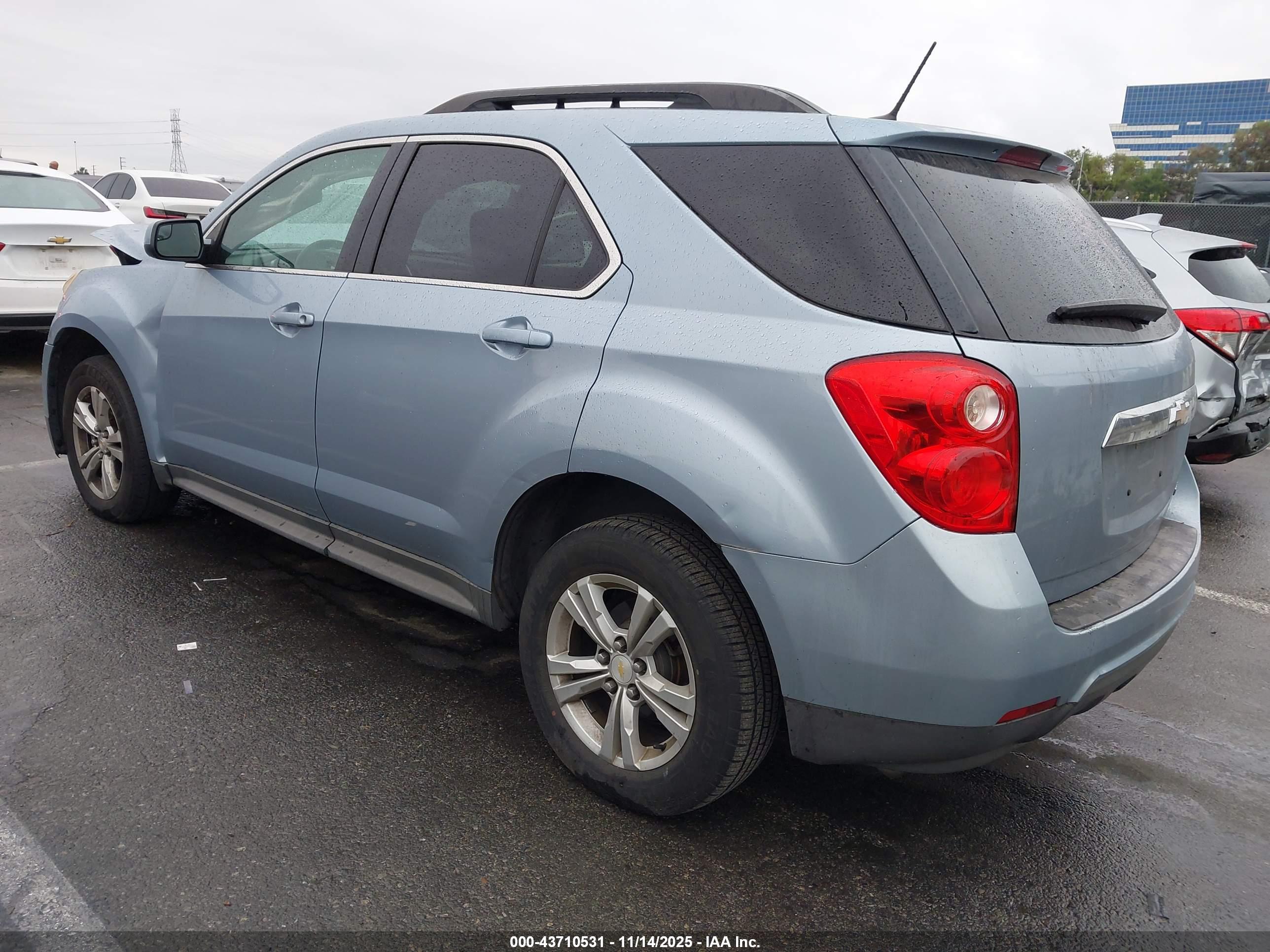 CHEVROLET EQUINOX image 3