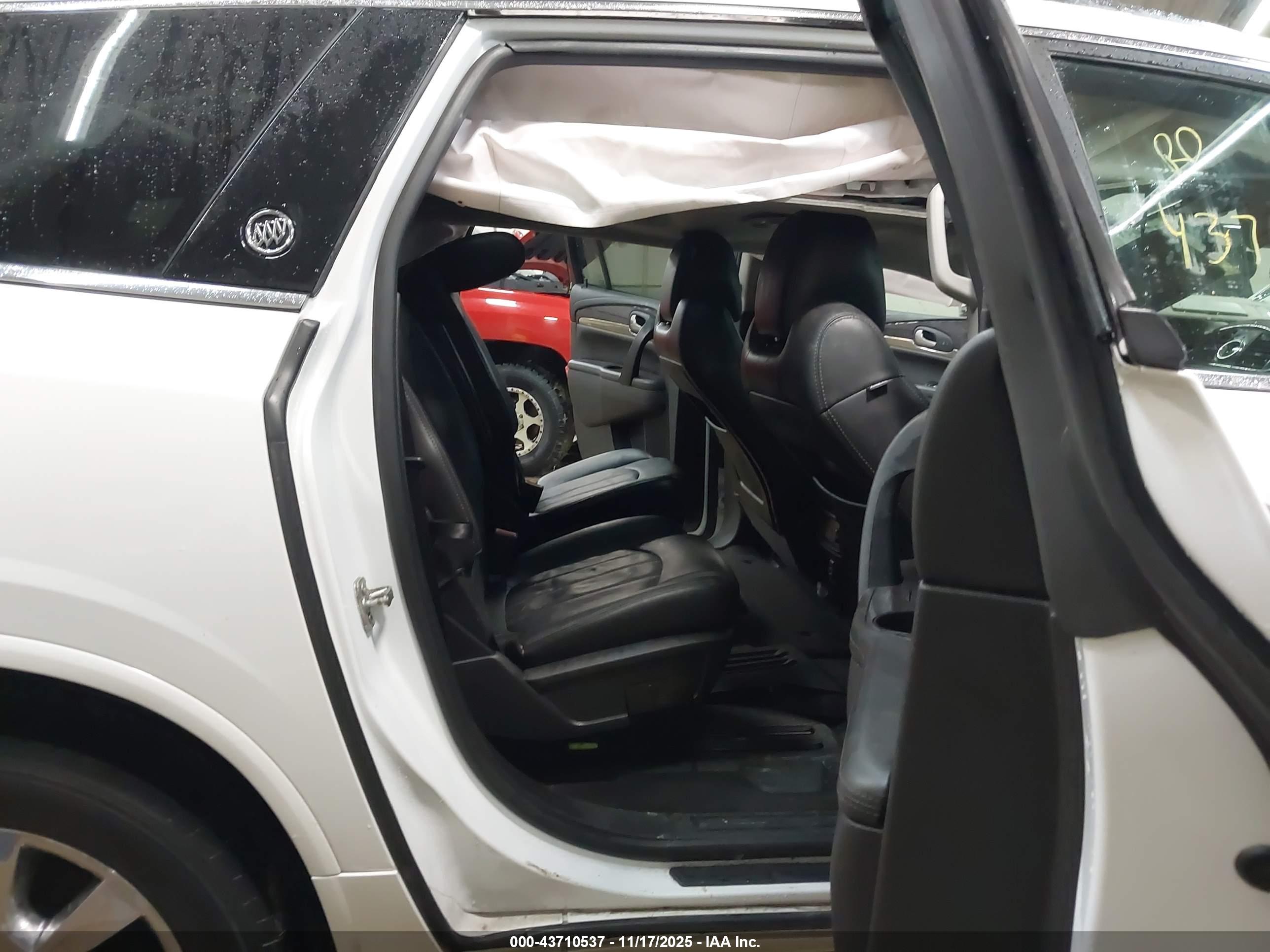 BUICK ENCLAVE image 8
