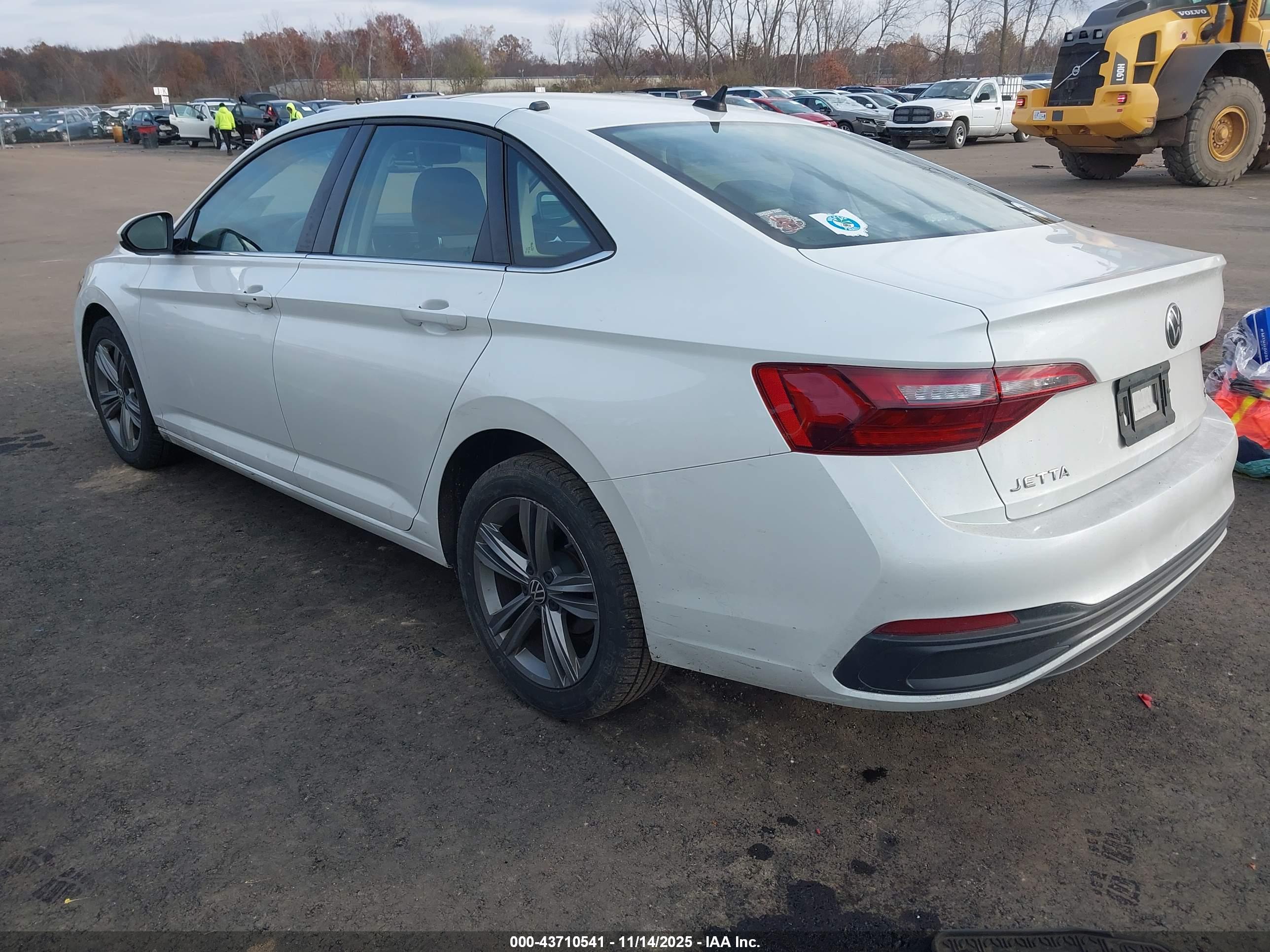 VOLKSWAGEN JETTA image 3