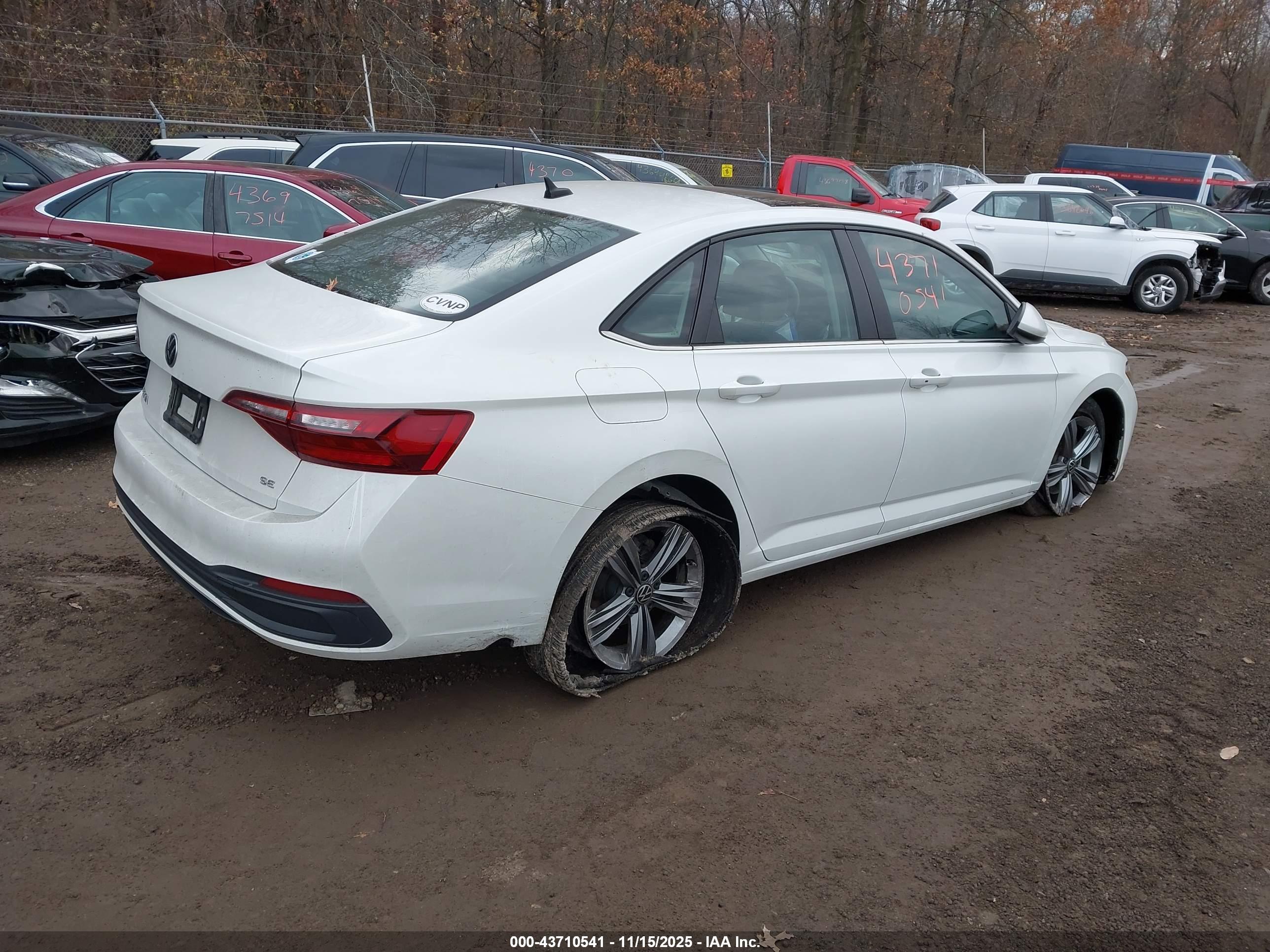 VOLKSWAGEN JETTA image 4
