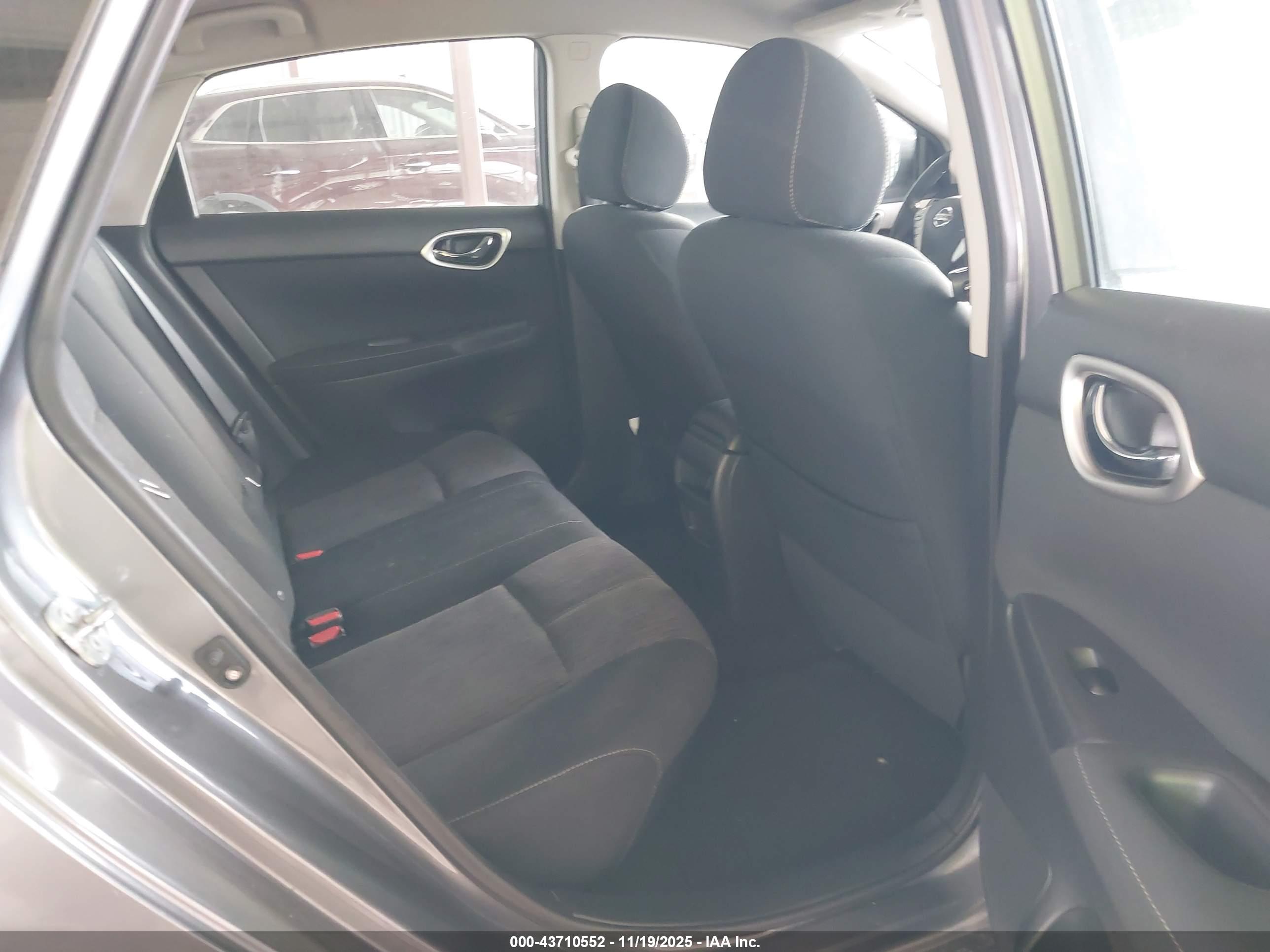 NISSAN SENTRA image 8