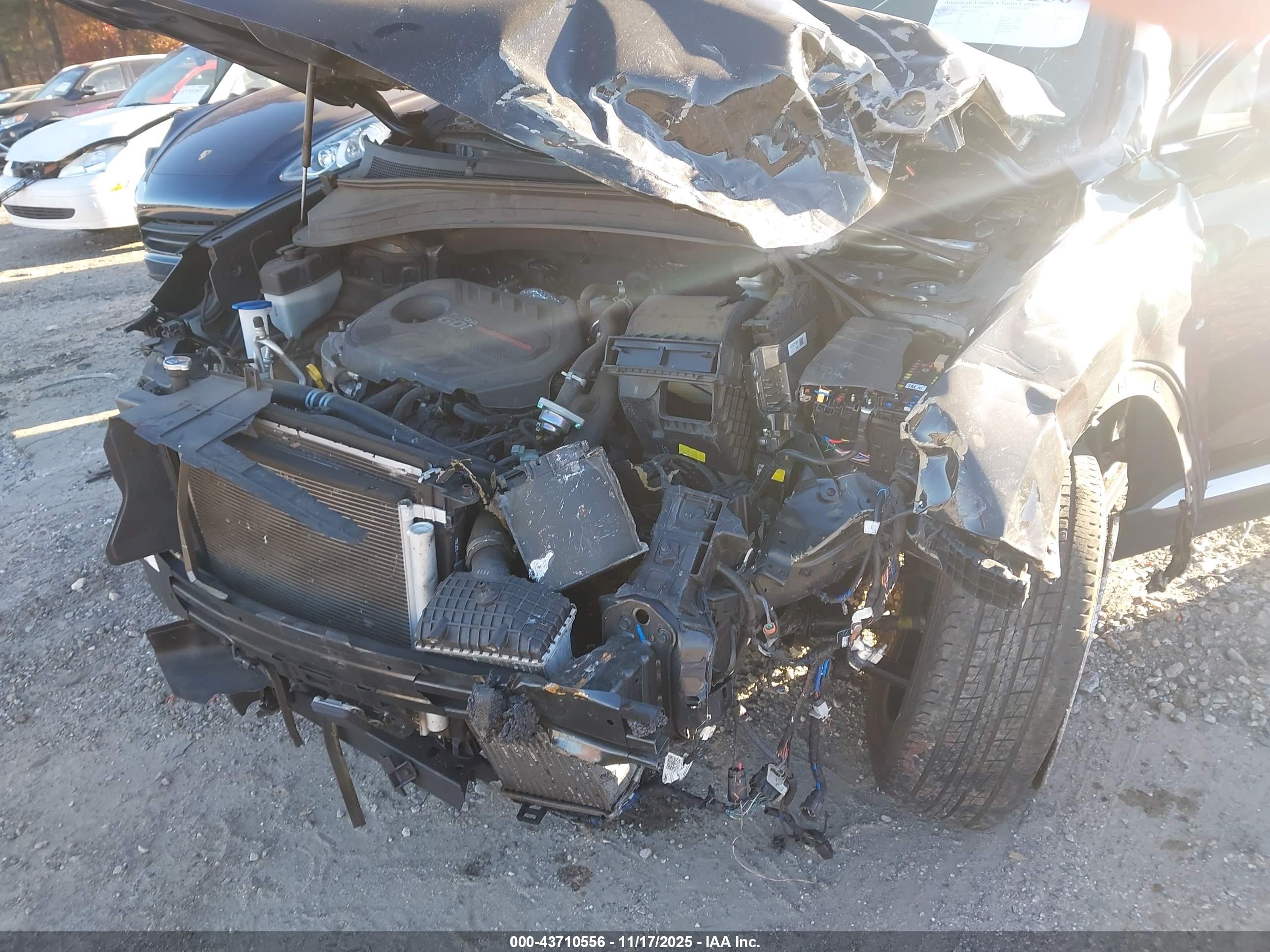 HYUNDAI SANTA image 6