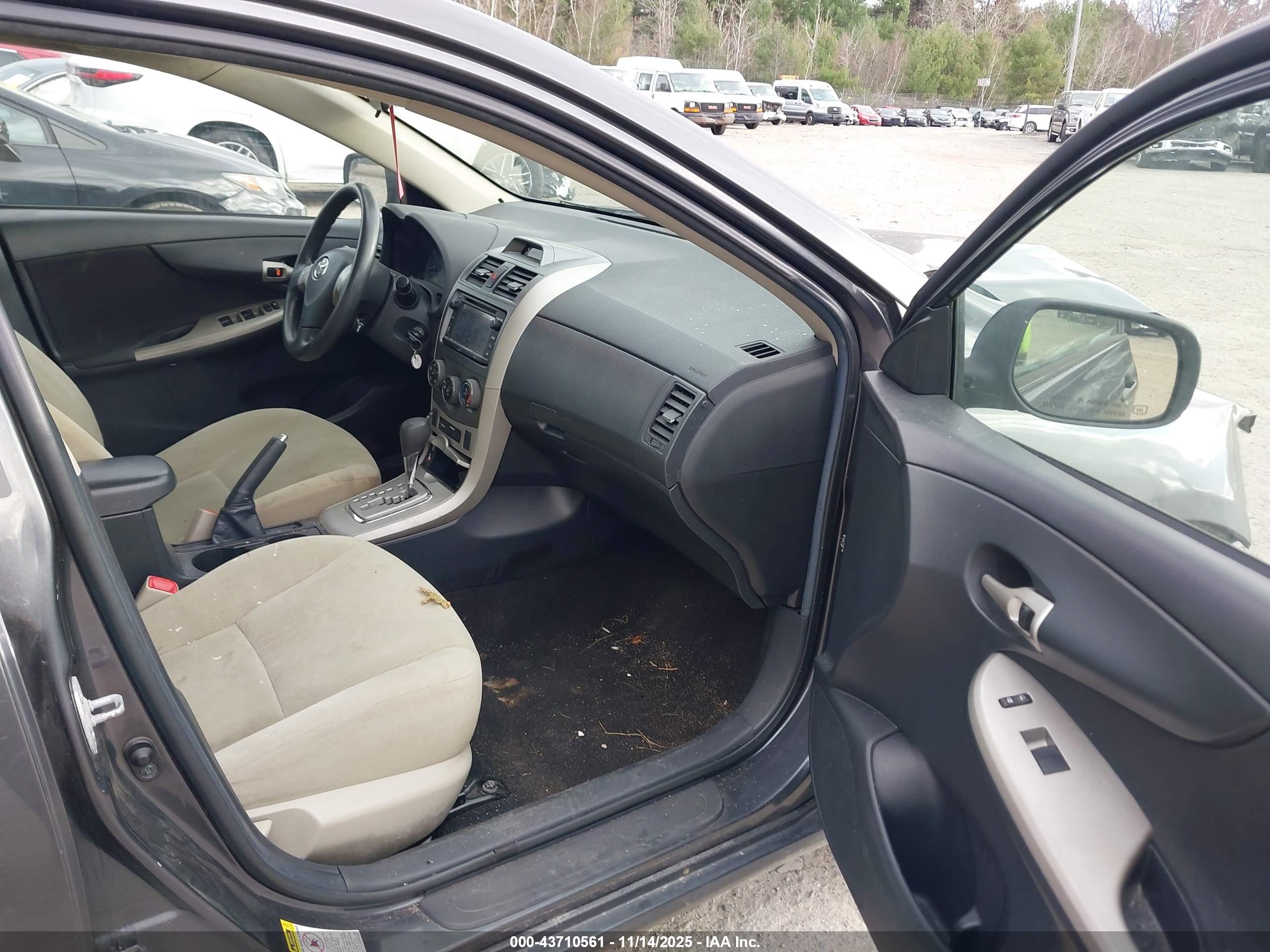 TOYOTA COROLLA image 5