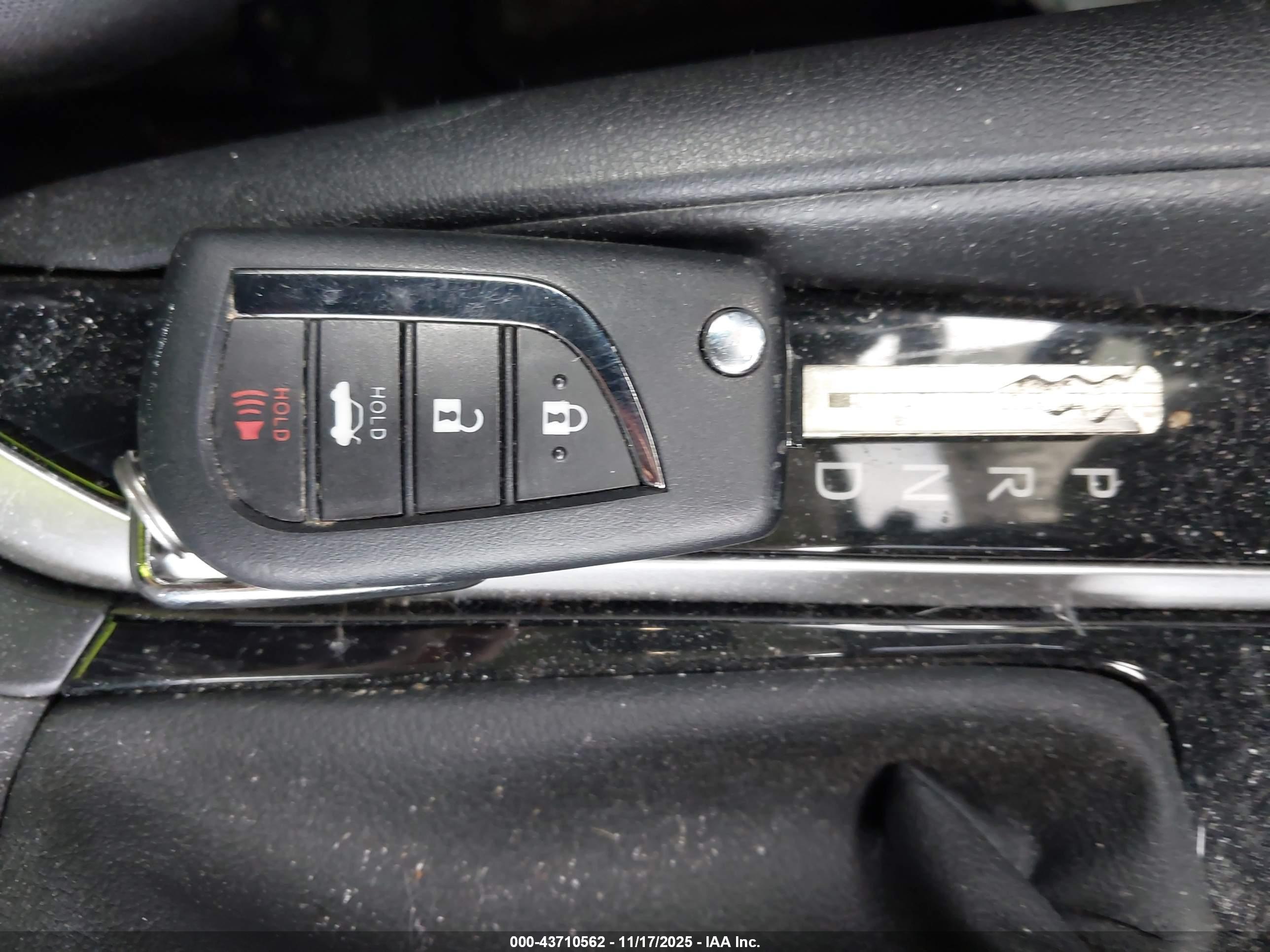 TOYOTA COROLLA image 11