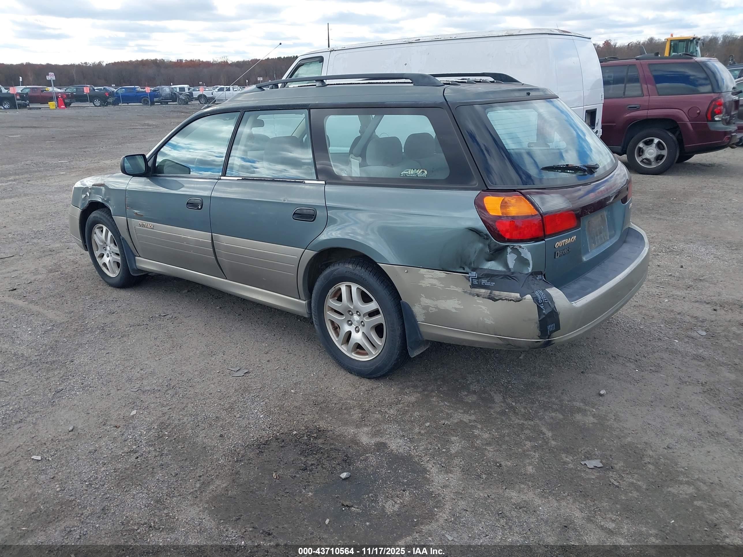 SUBARU OUTBACK image 3