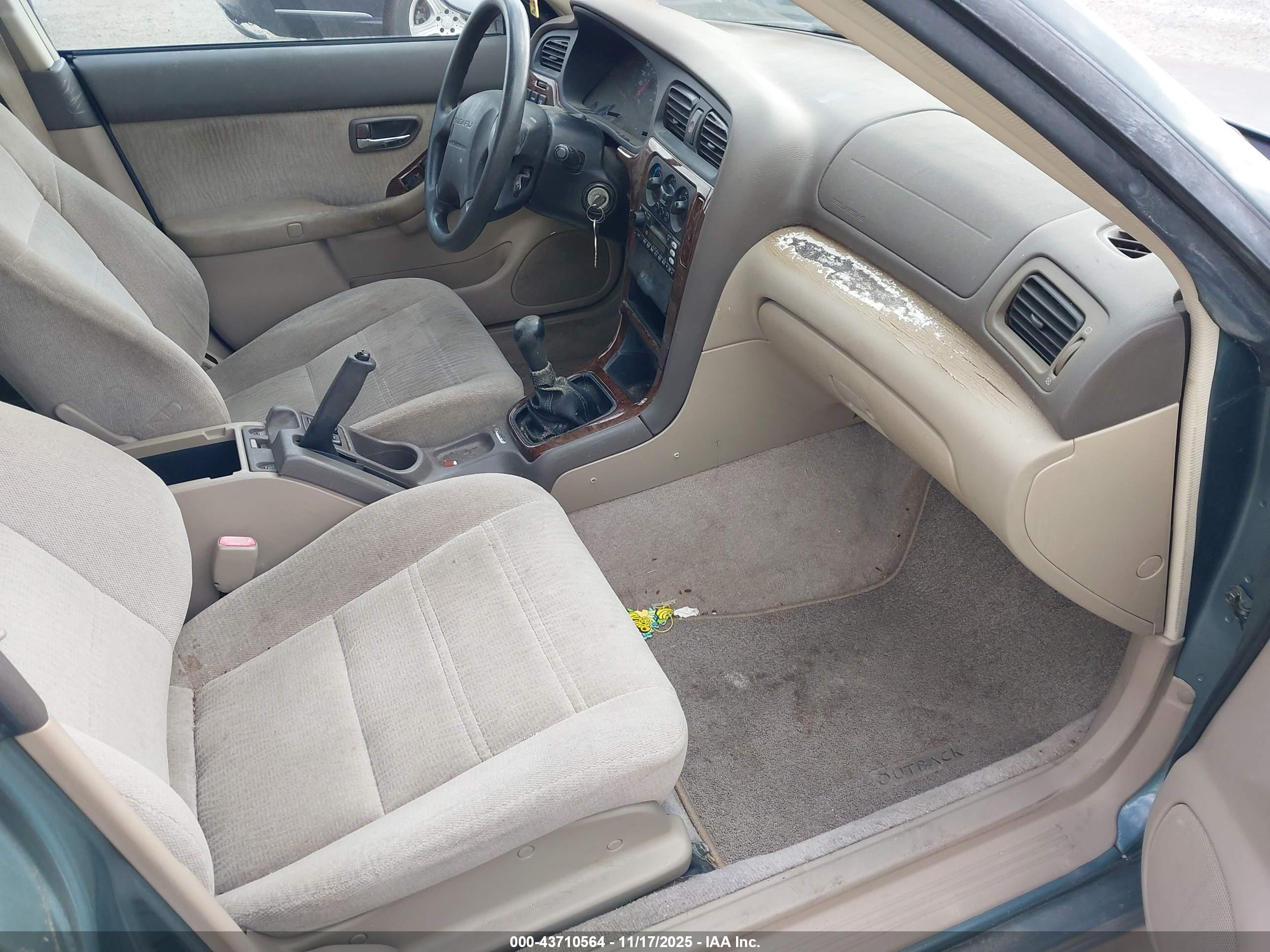 SUBARU OUTBACK image 5